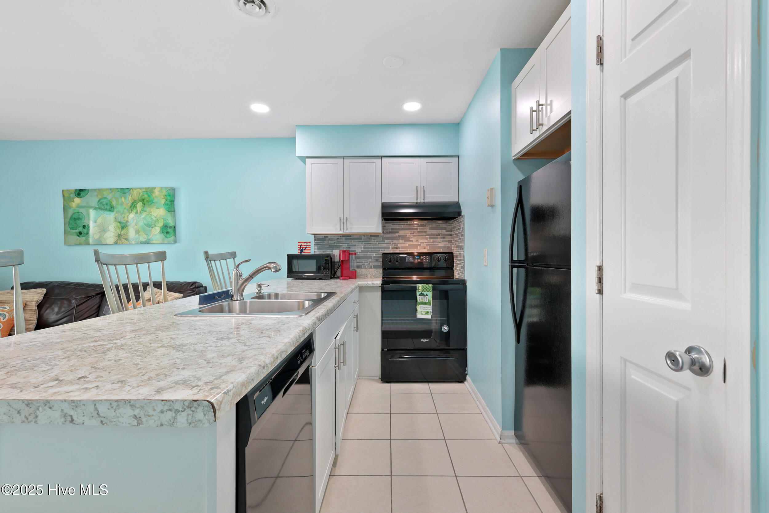 100534388 | Photo 16