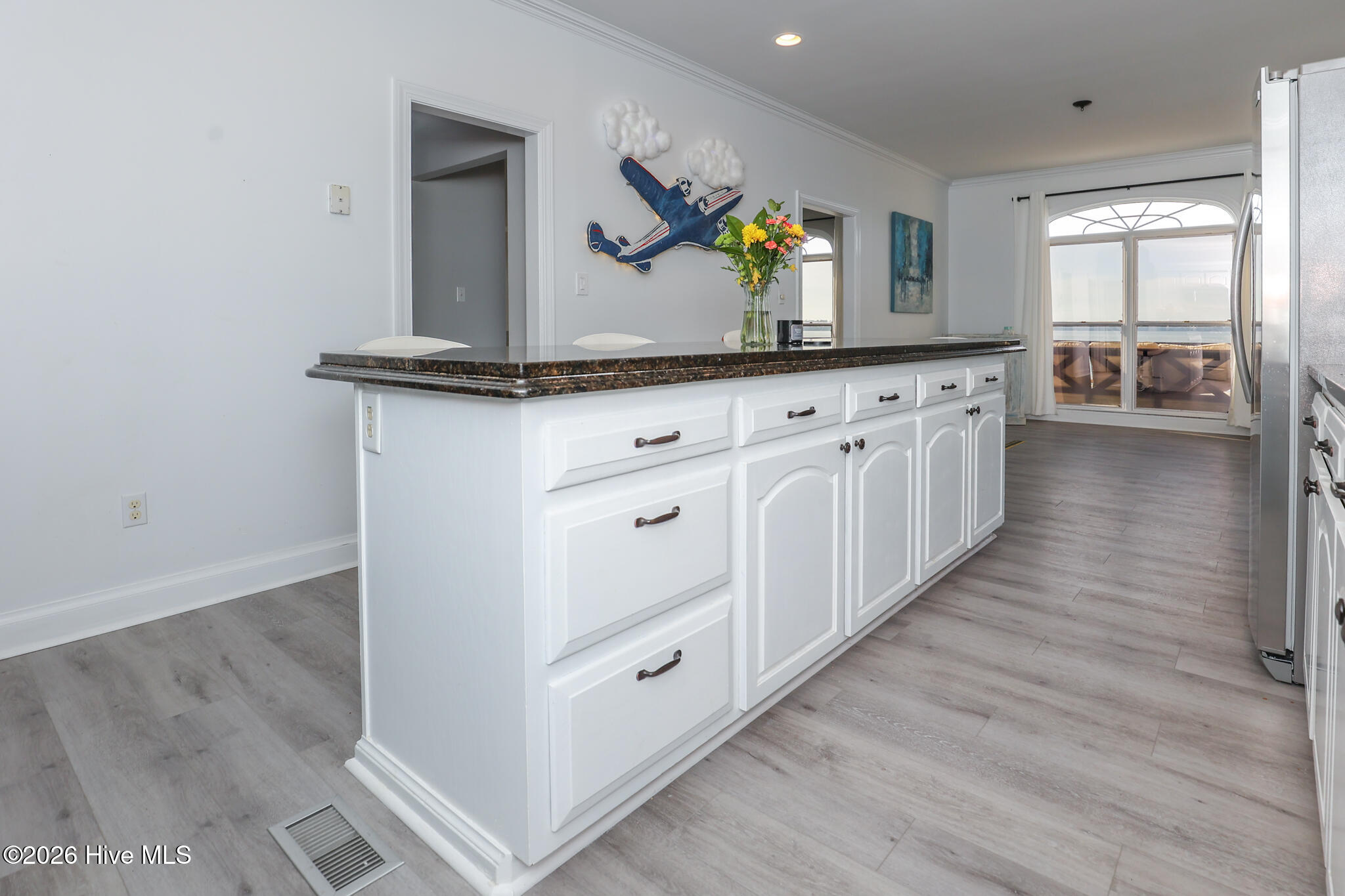 100556044 | Photo 21