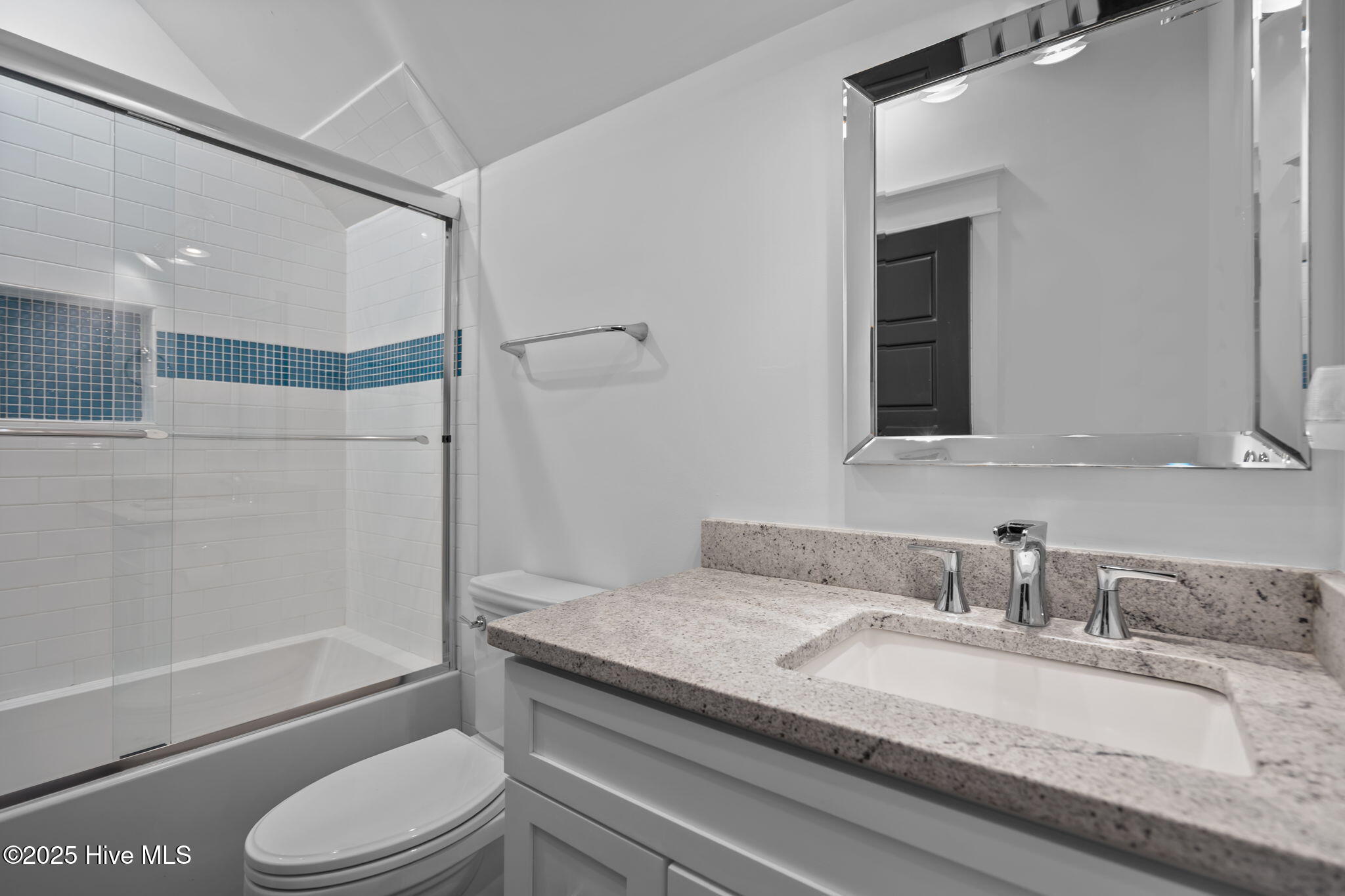 100532333 | Photo 55