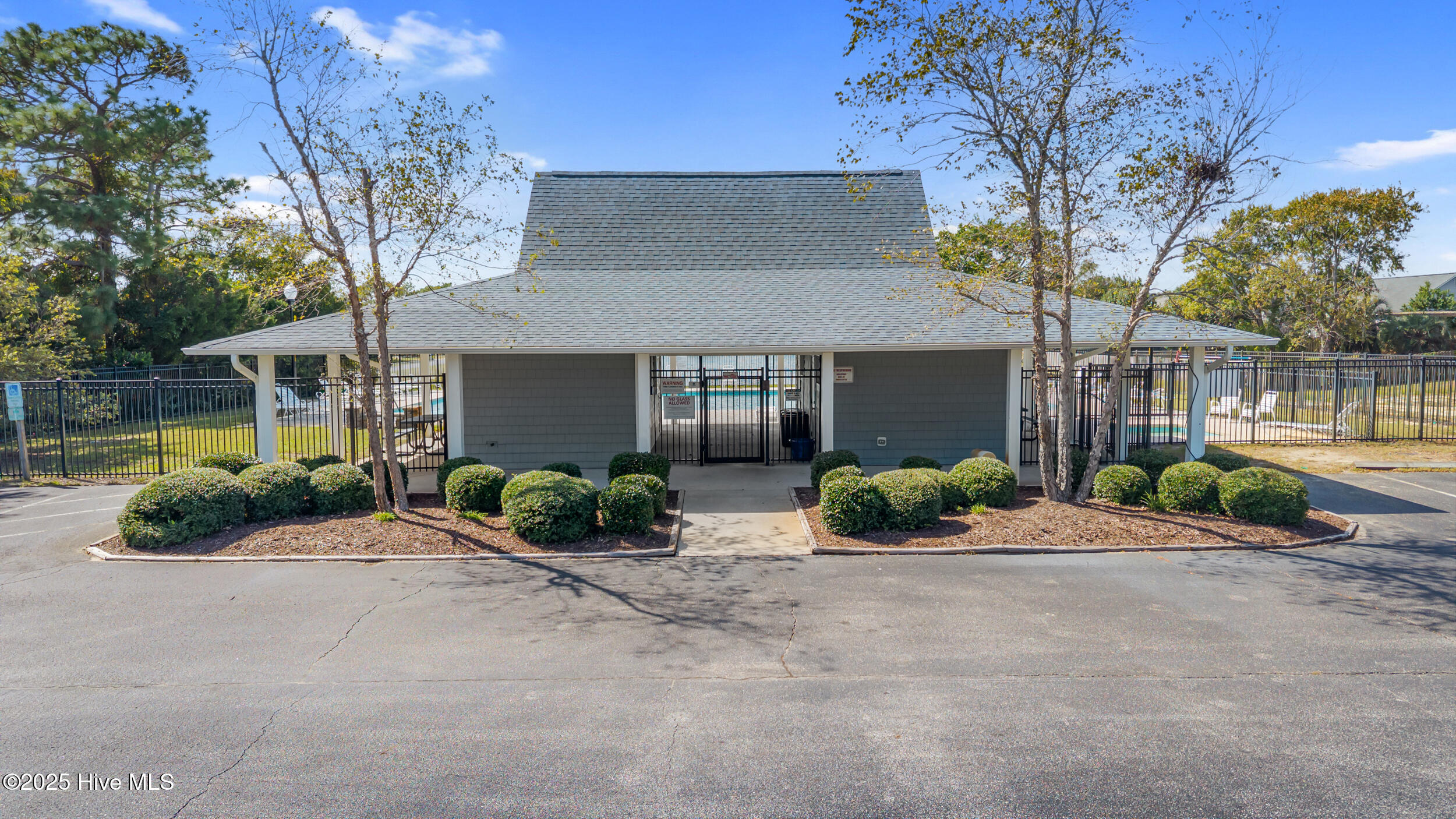 100539988 | Photo 47