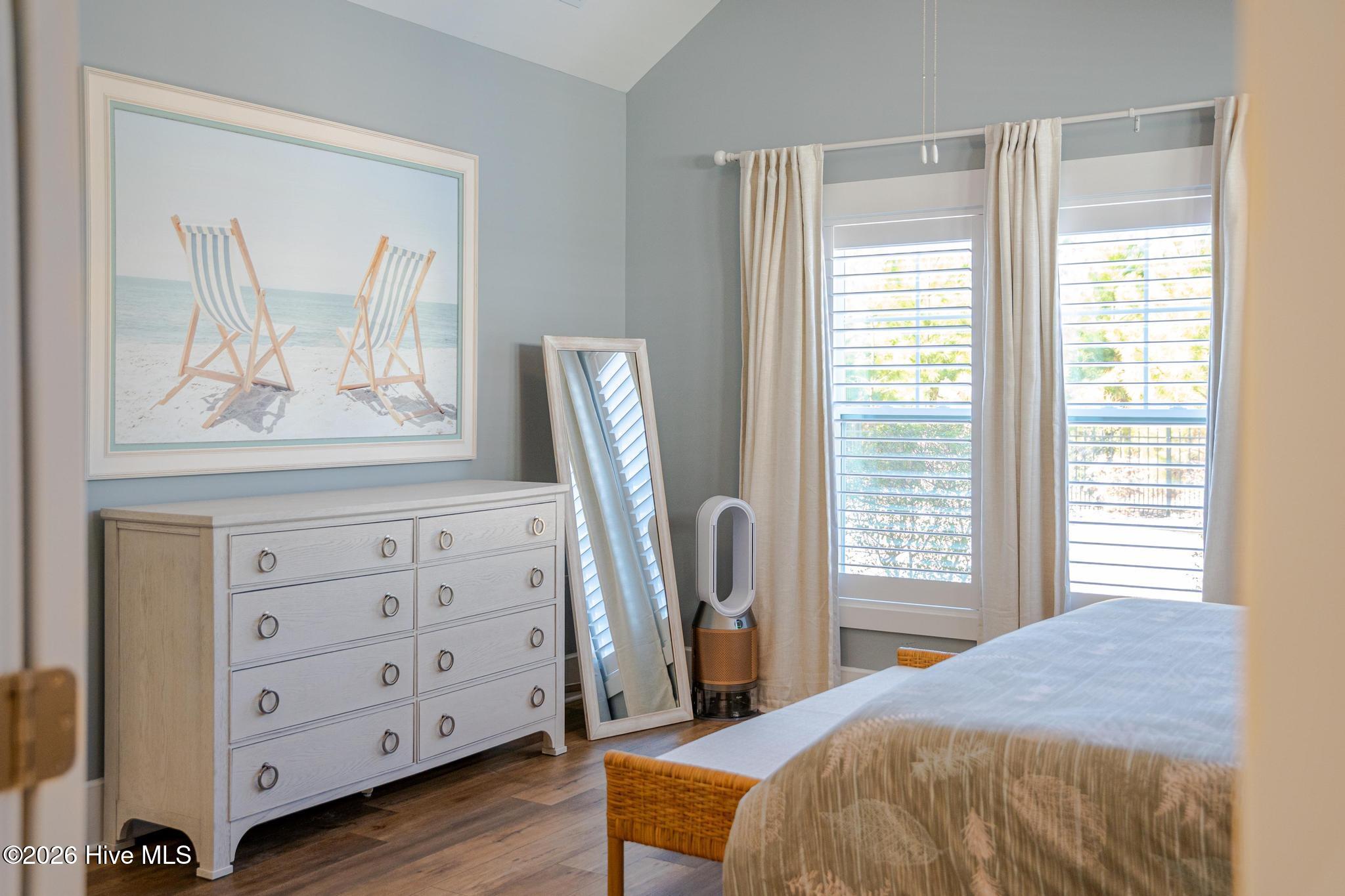 100554961 | Photo 26