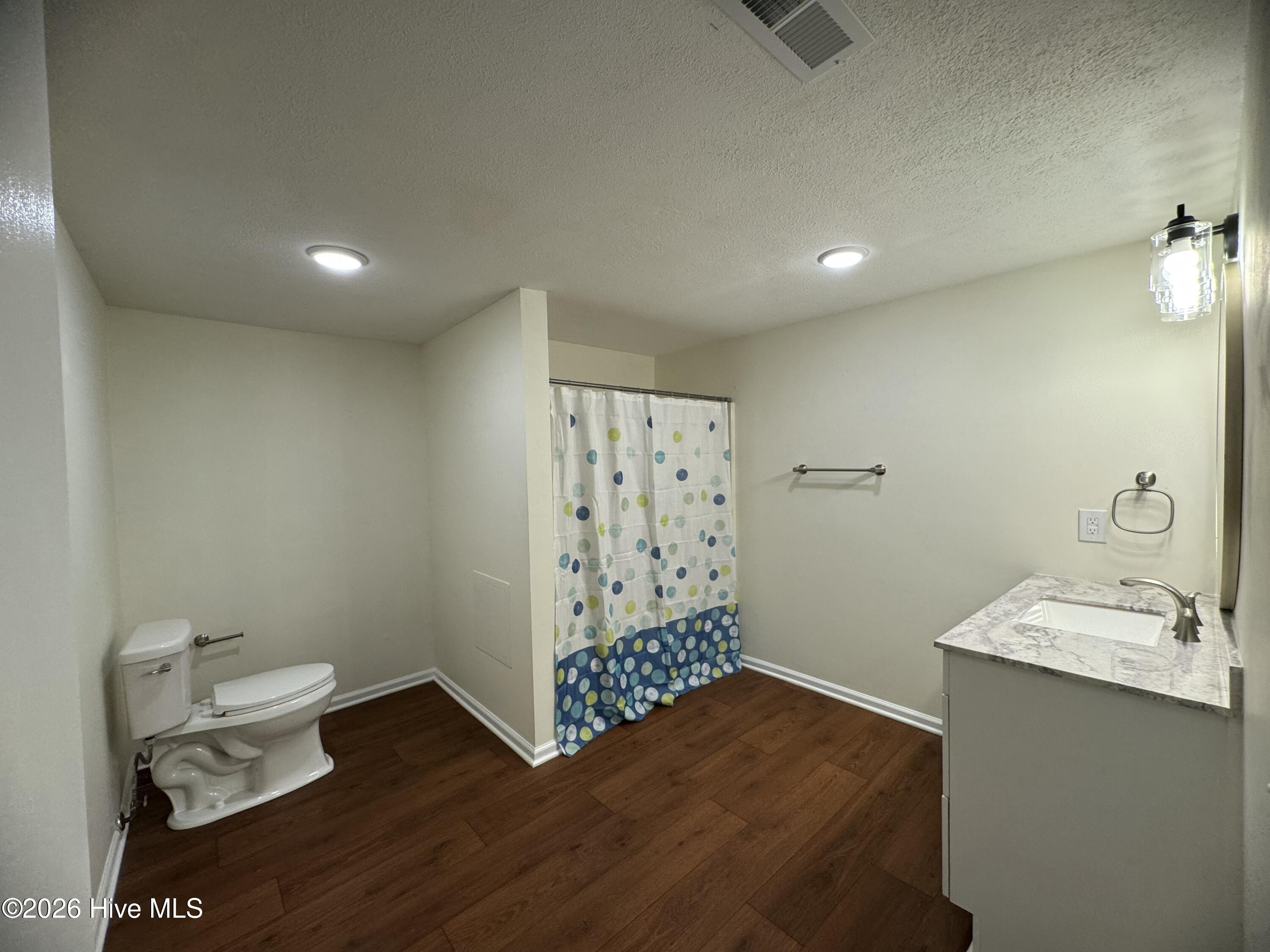 100555993 | Photo 18