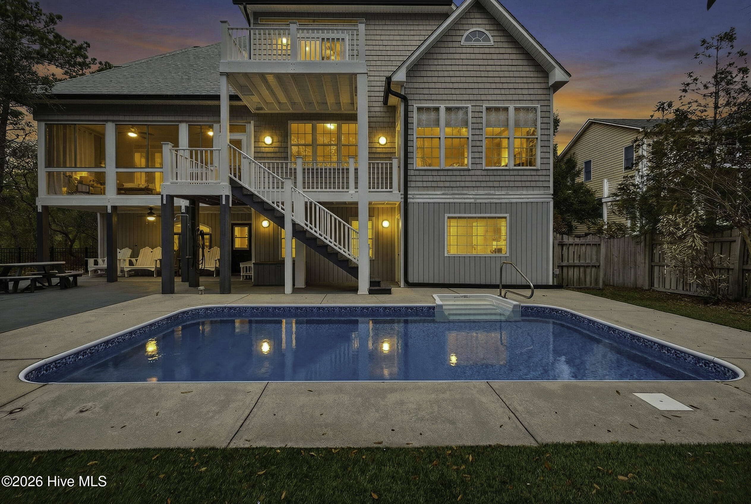 100557060 | Photo 58