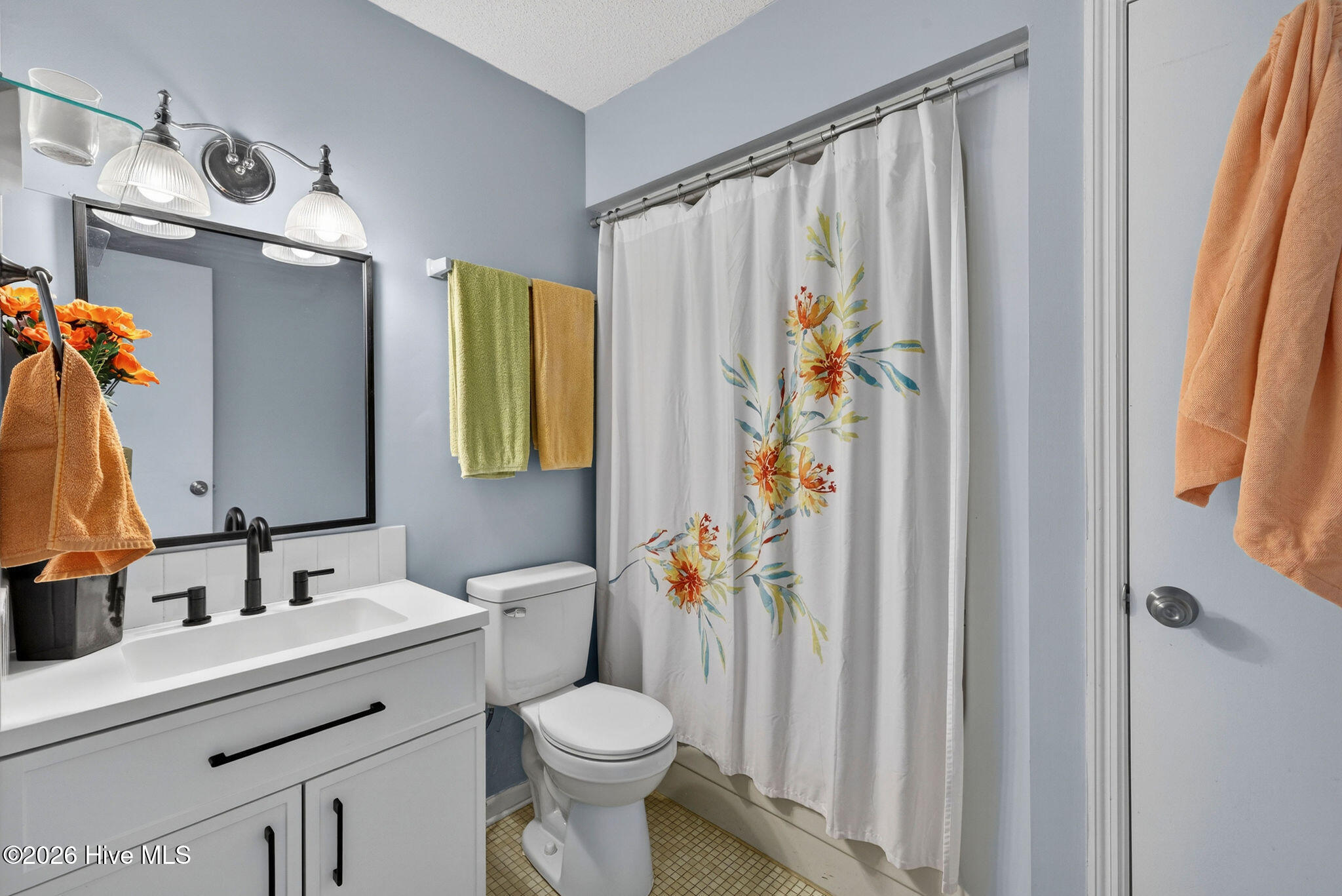 100570293 | Photo 23