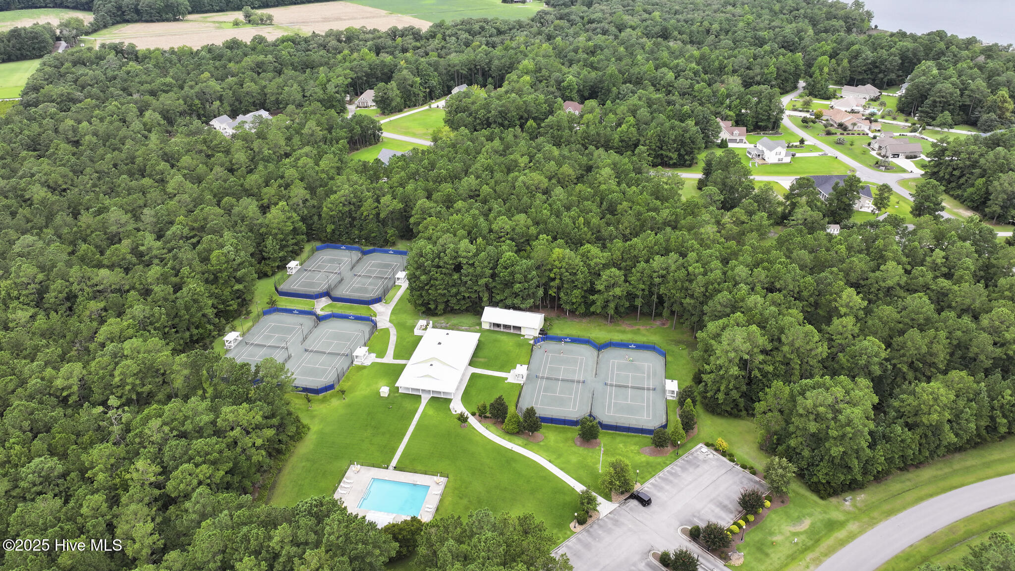 100513900 | Photo 64