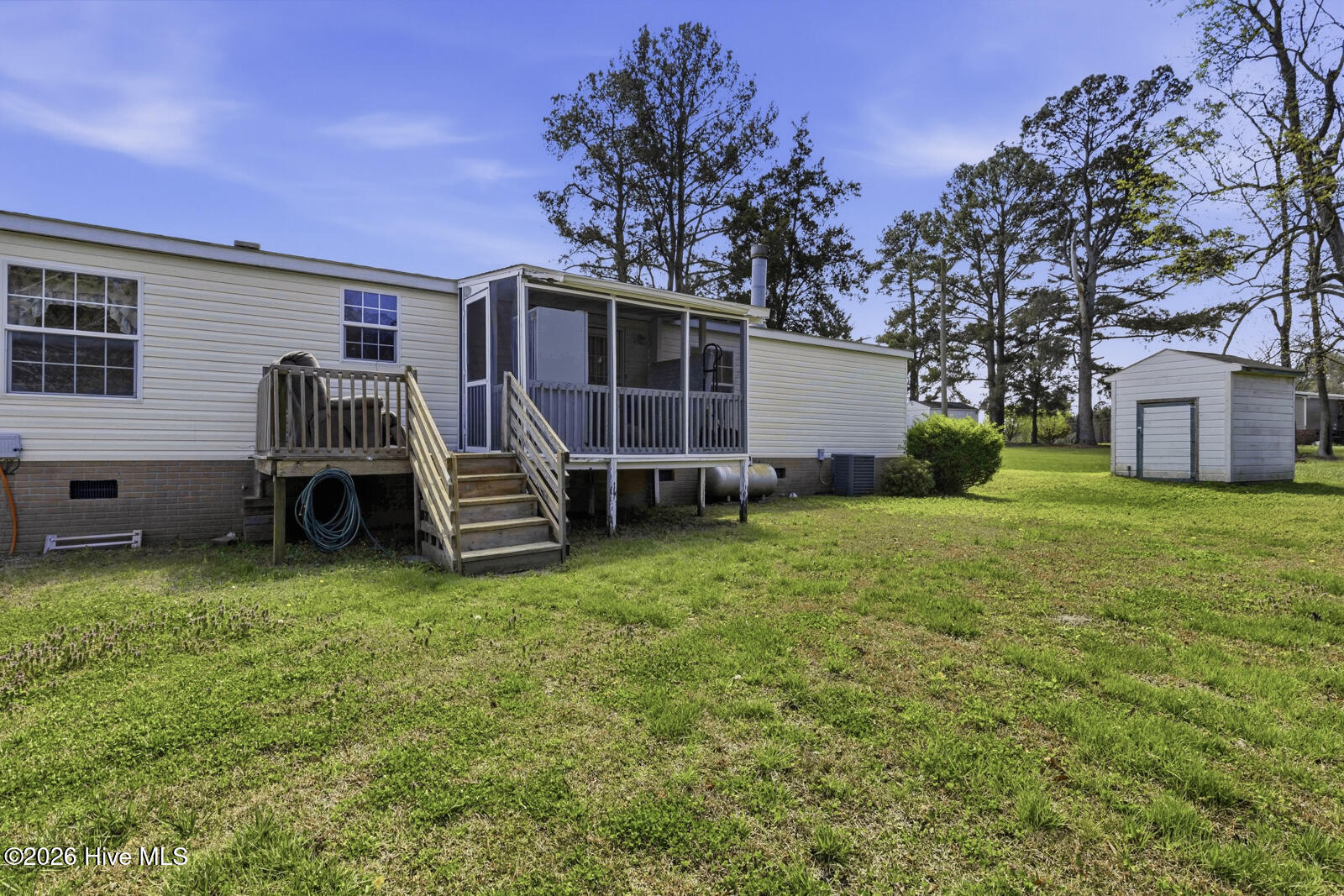 100561628 | Photo 26