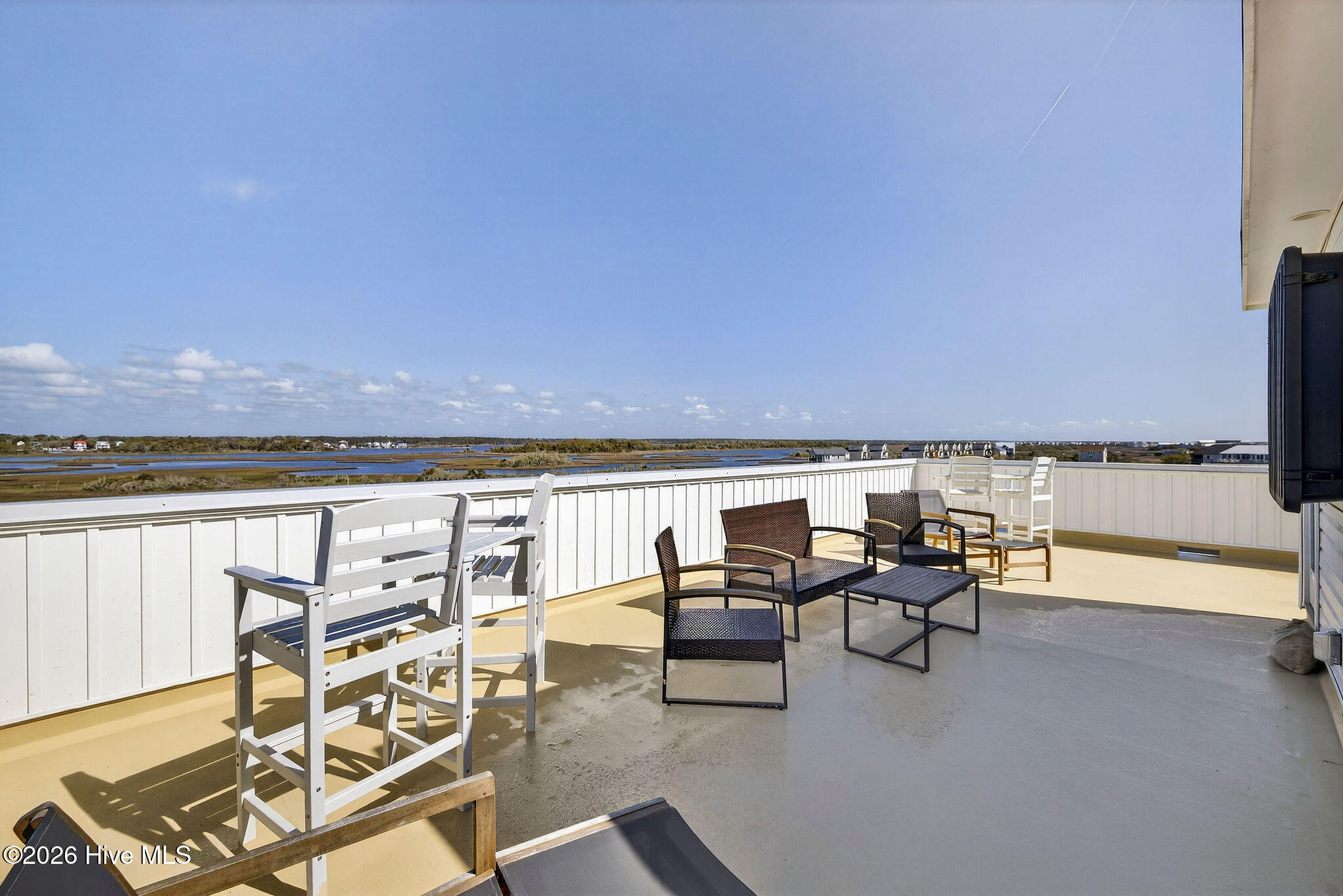 100565541 | Photo 62