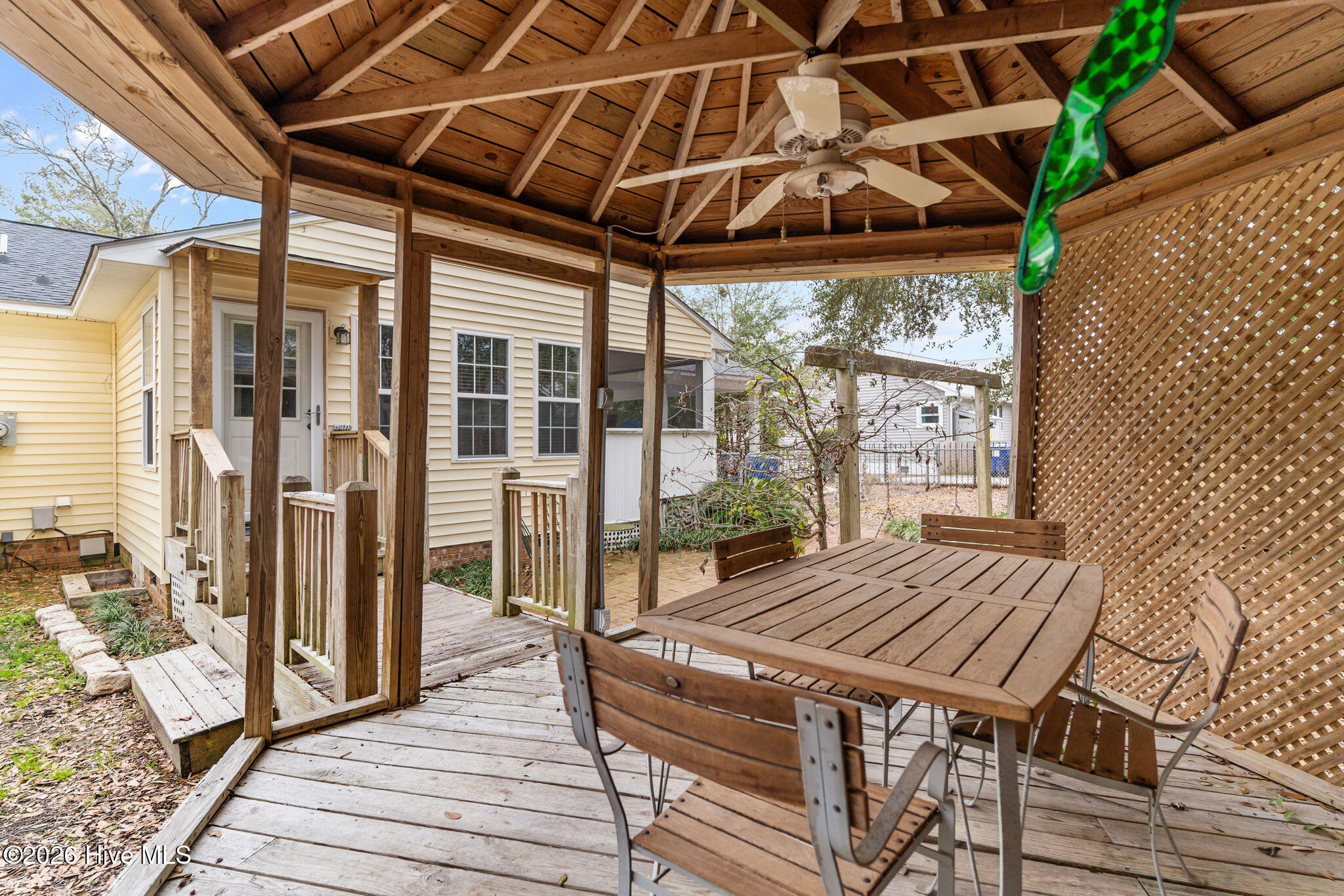 100556876 | Photo 49