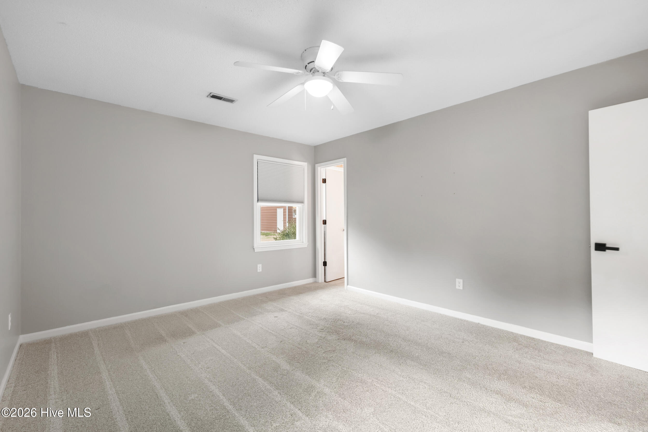 100558857 | Photo 18