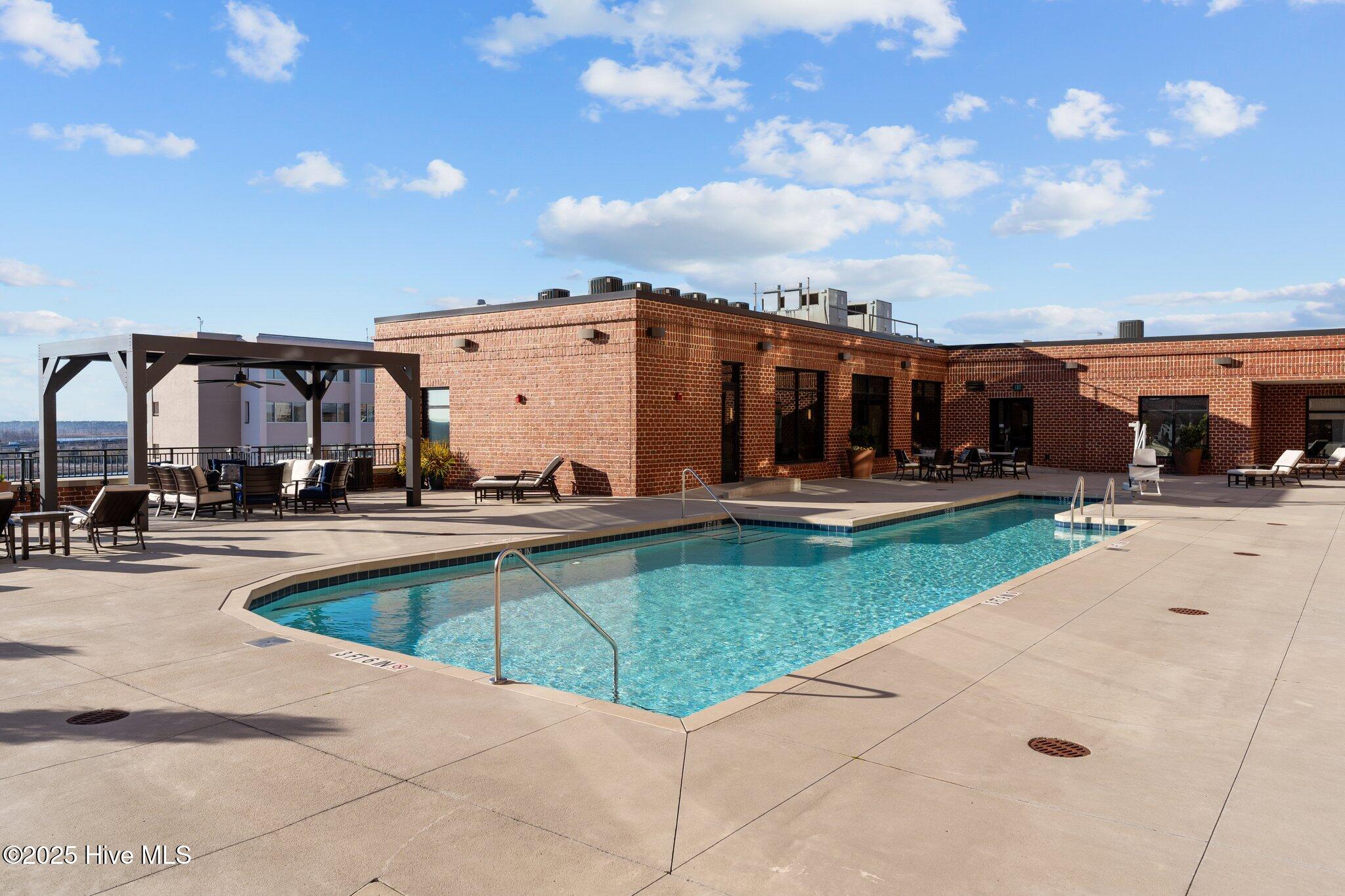 100529175 | Photo 37