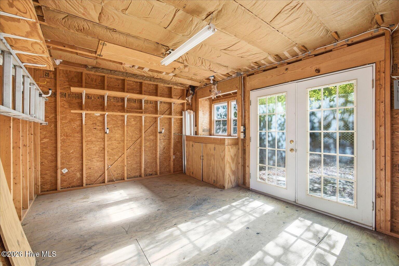 100548784 | Photo 34