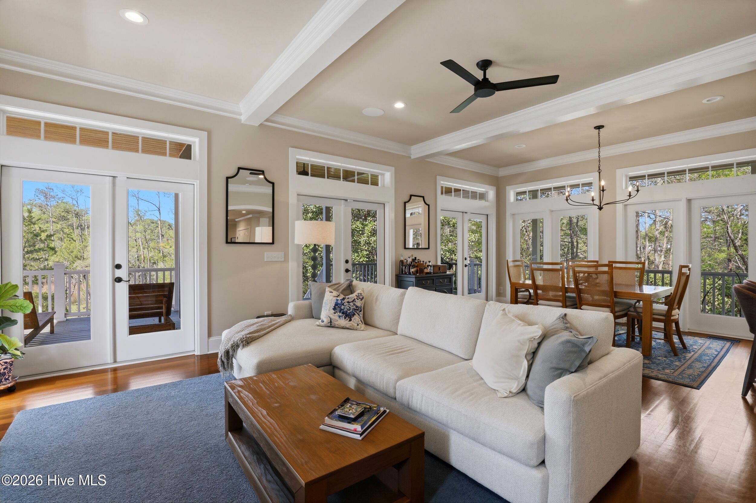 100564961 | Photo 10