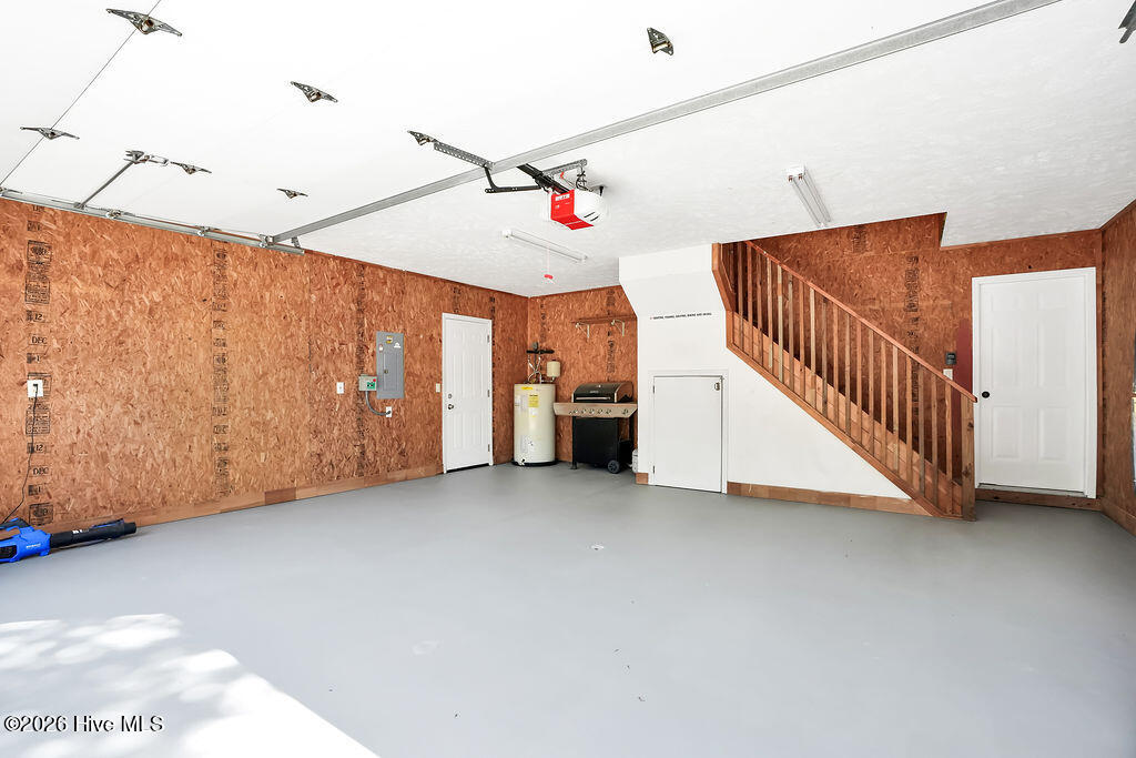 100567951 | Photo 32