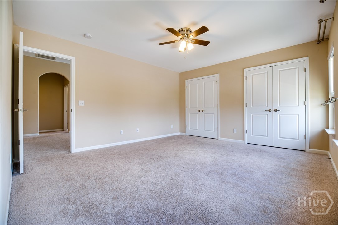 This room is super big!!