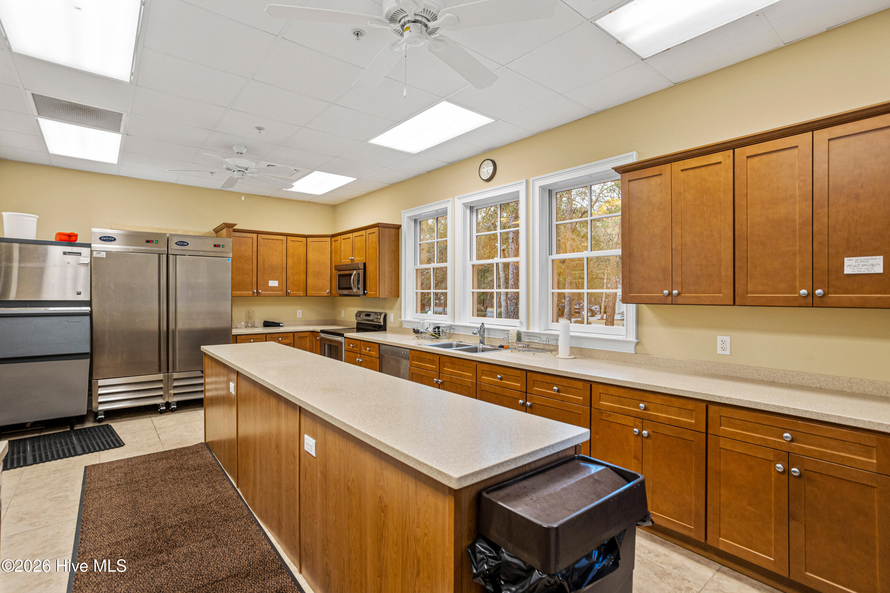 100560596 | Photo 61