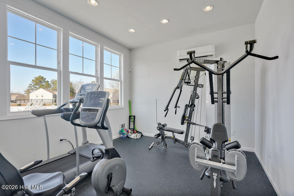 100565094 | Photo 51