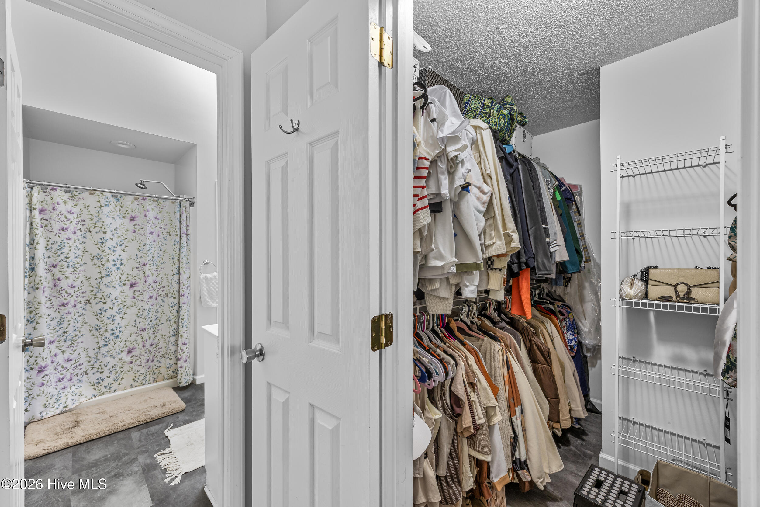 100552907 | Photo 27