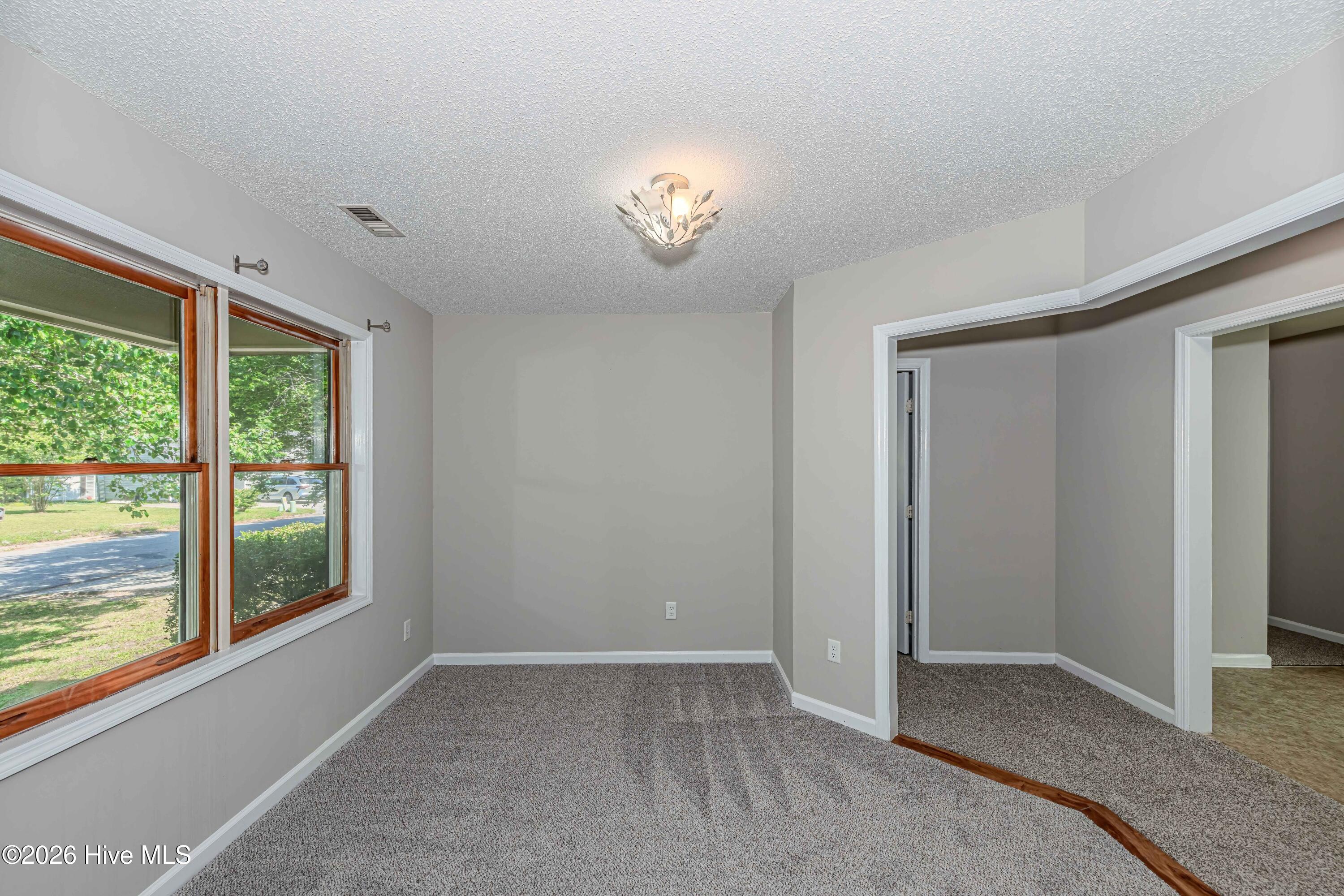 100568106 | Photo 13