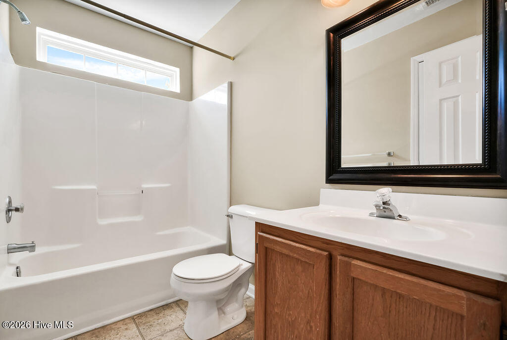 100563606 | Photo 23