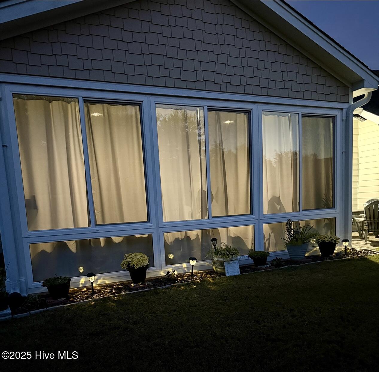 100538895 | Photo 47