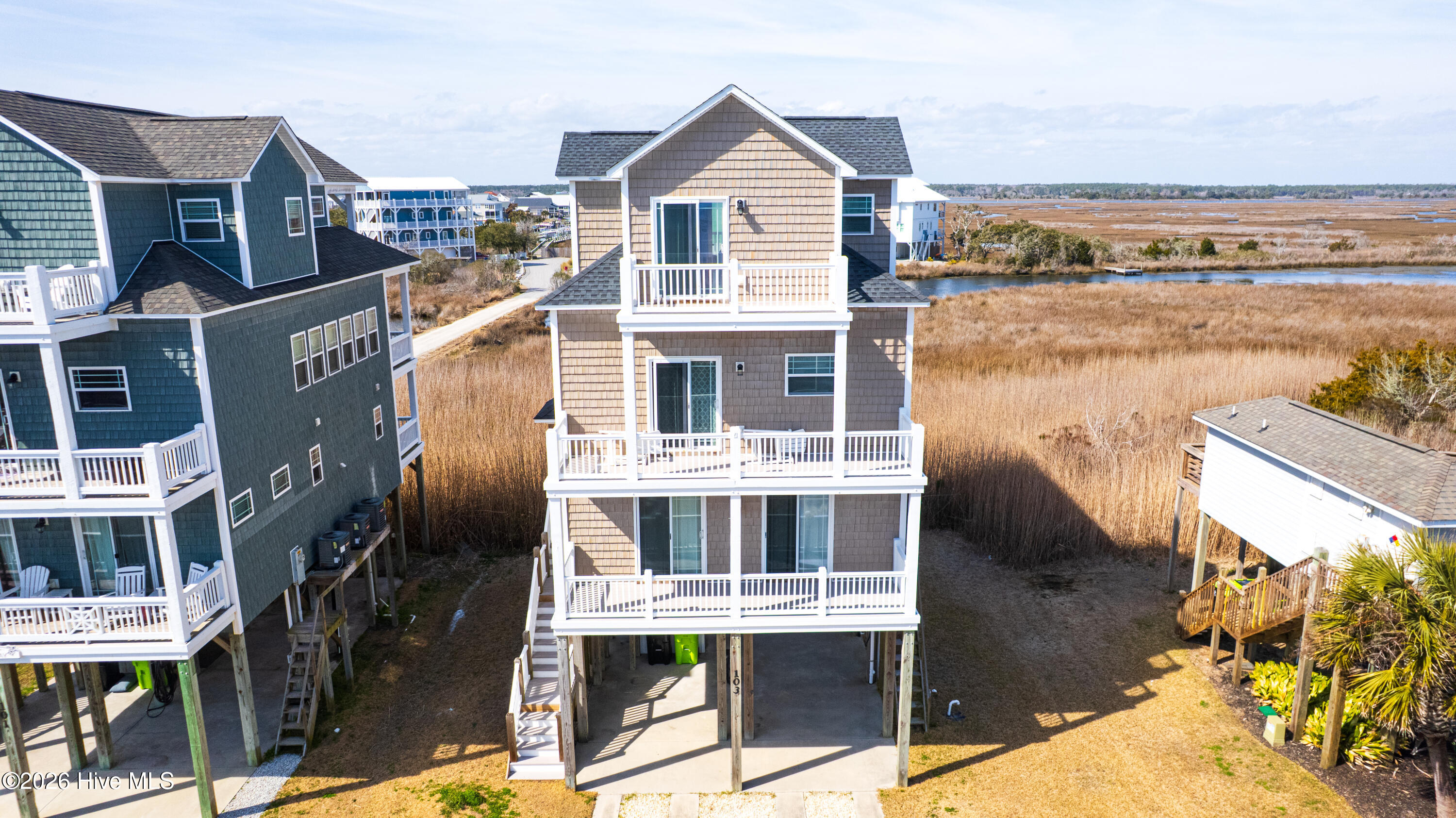 100559120 | Photo 36