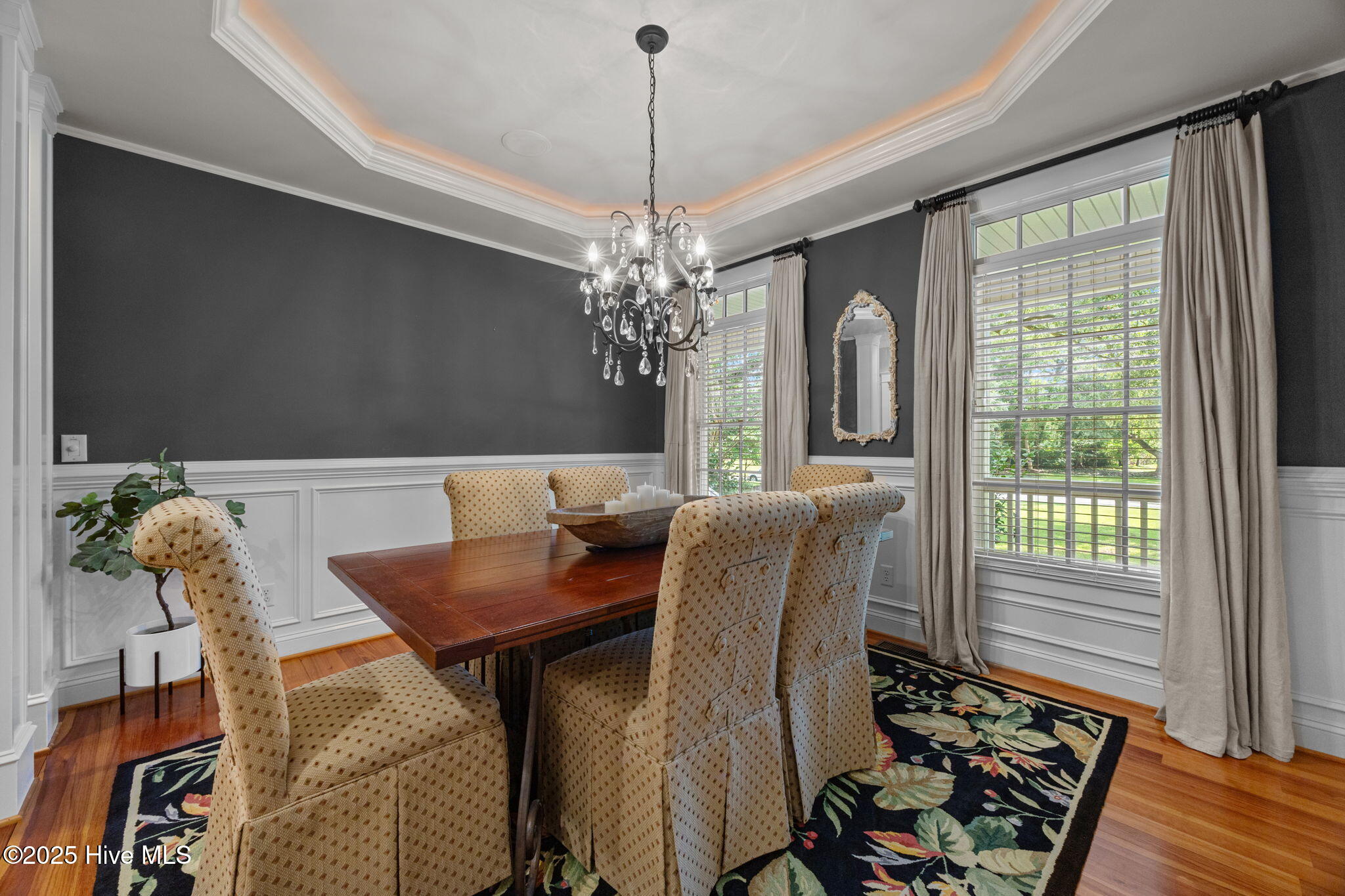 100518834 | Photo 23