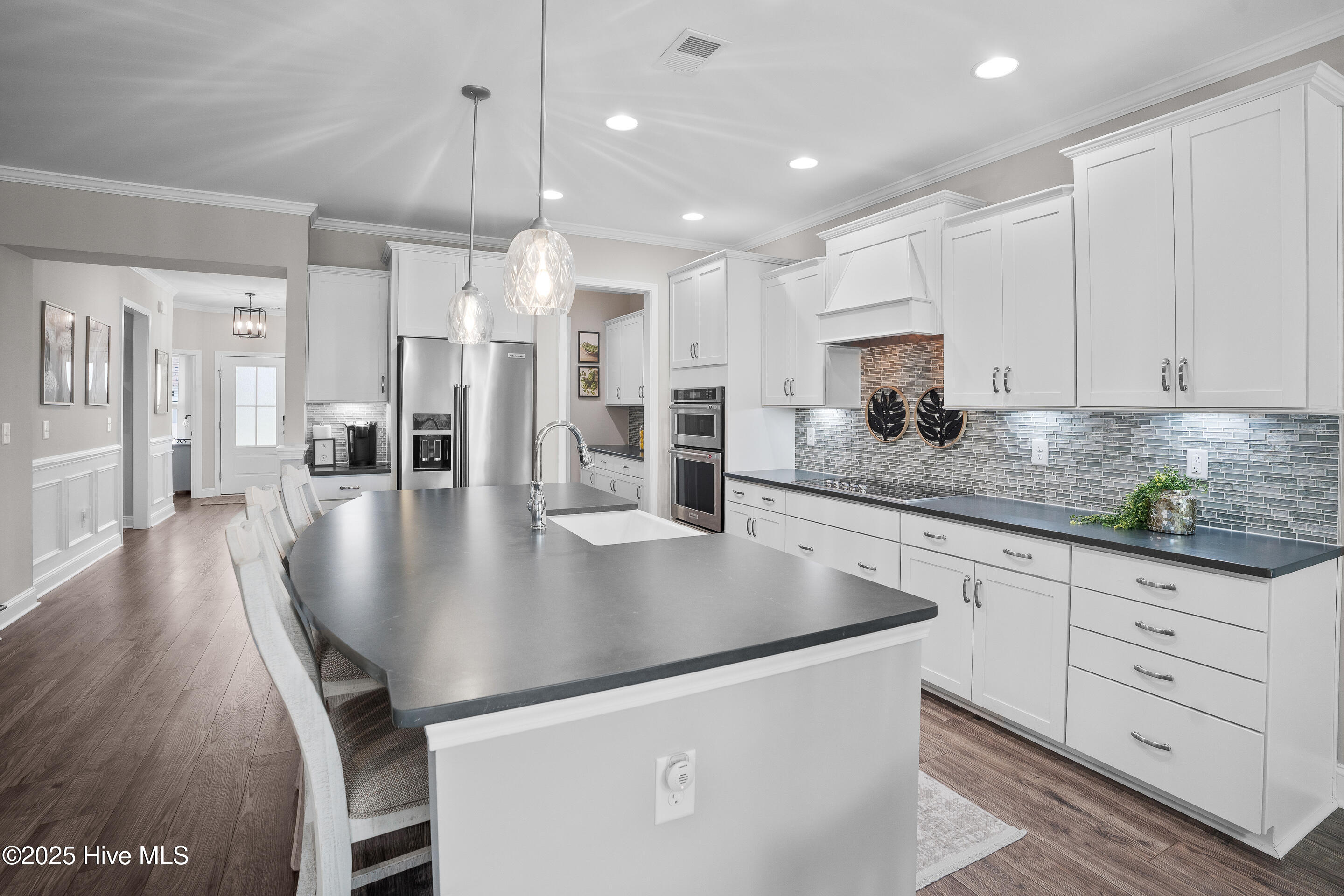 100526662 | Photo 23