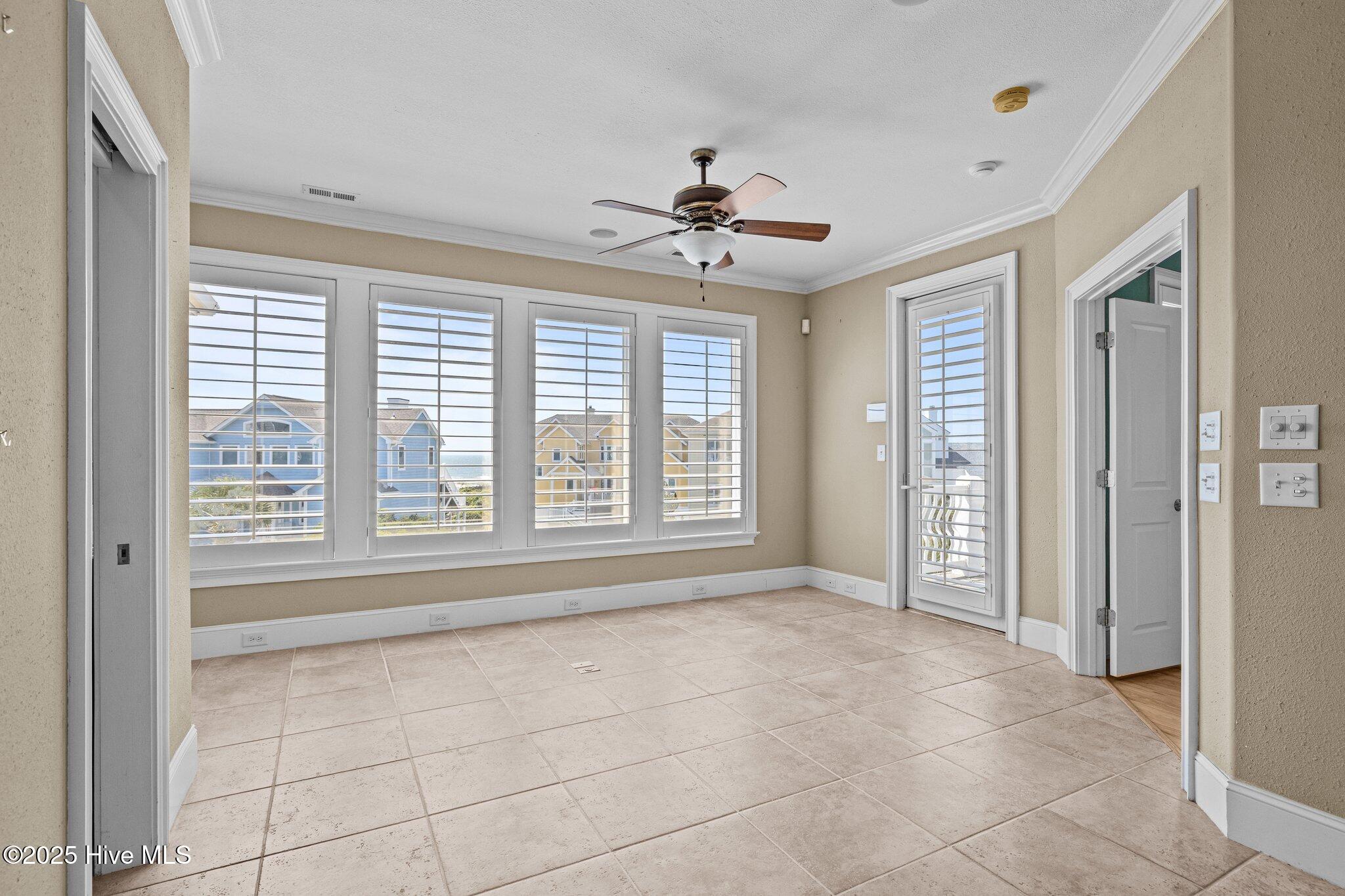 100476259 | Photo 22