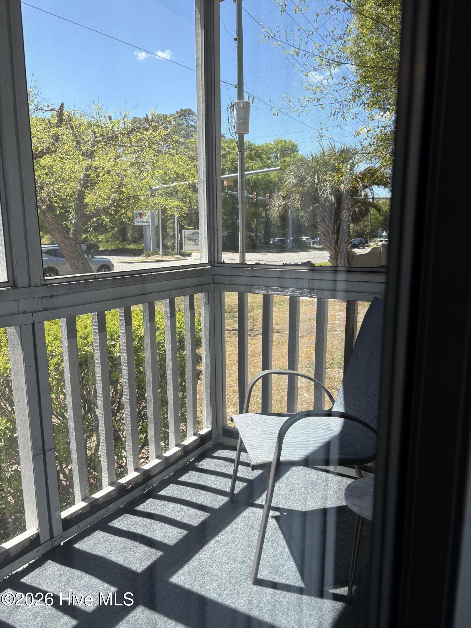 100566717 | Photo 15