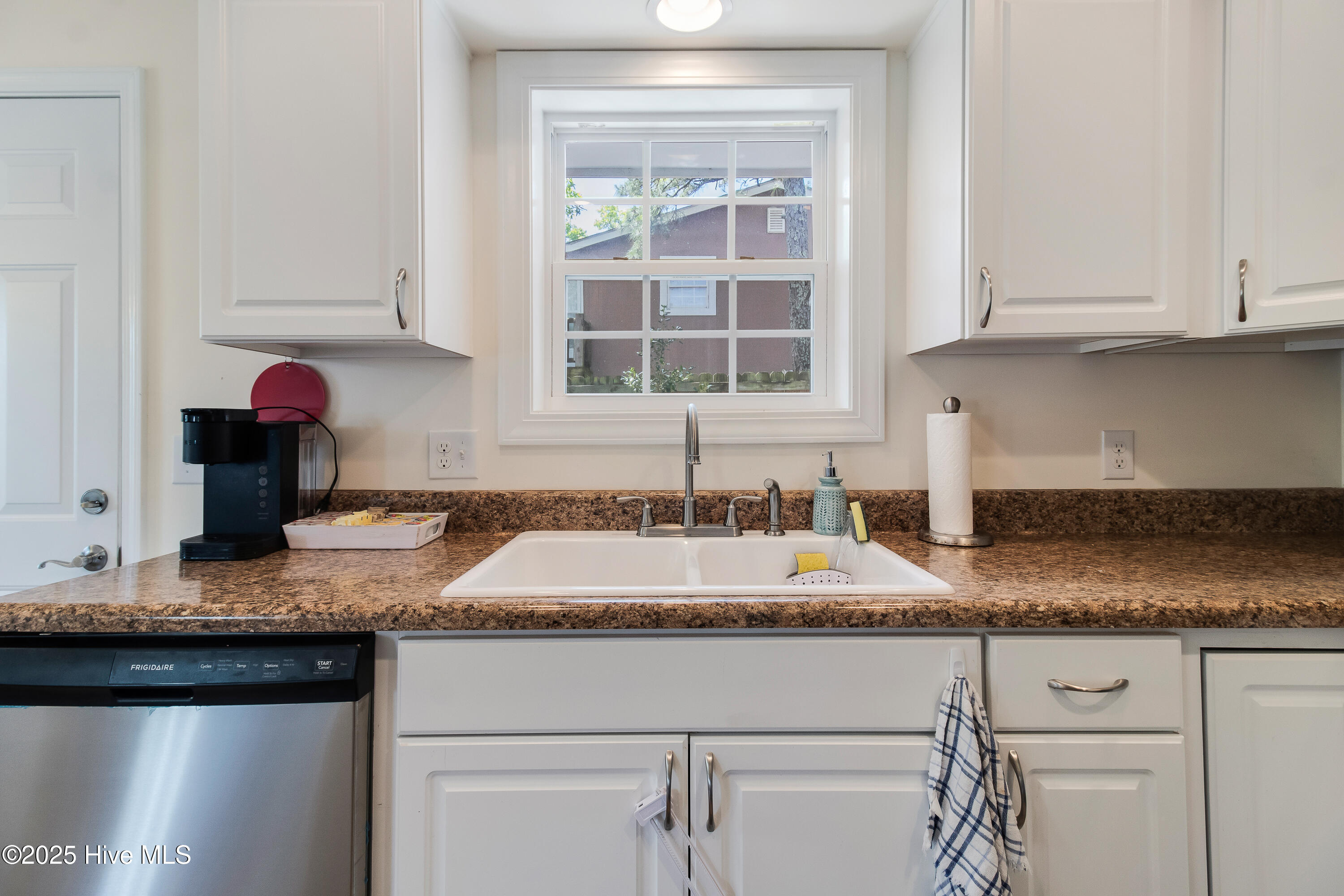 100550587 | Photo 15