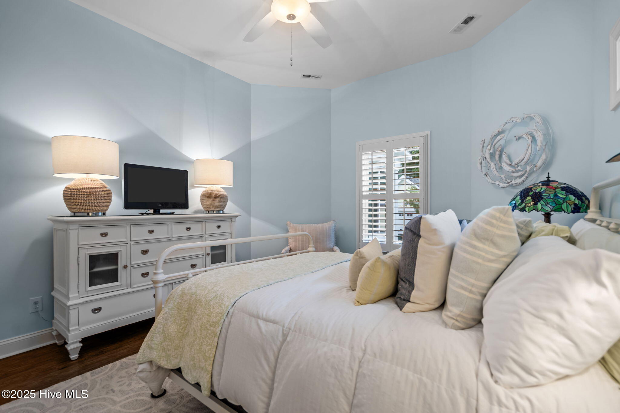 100524220 | Photo 34