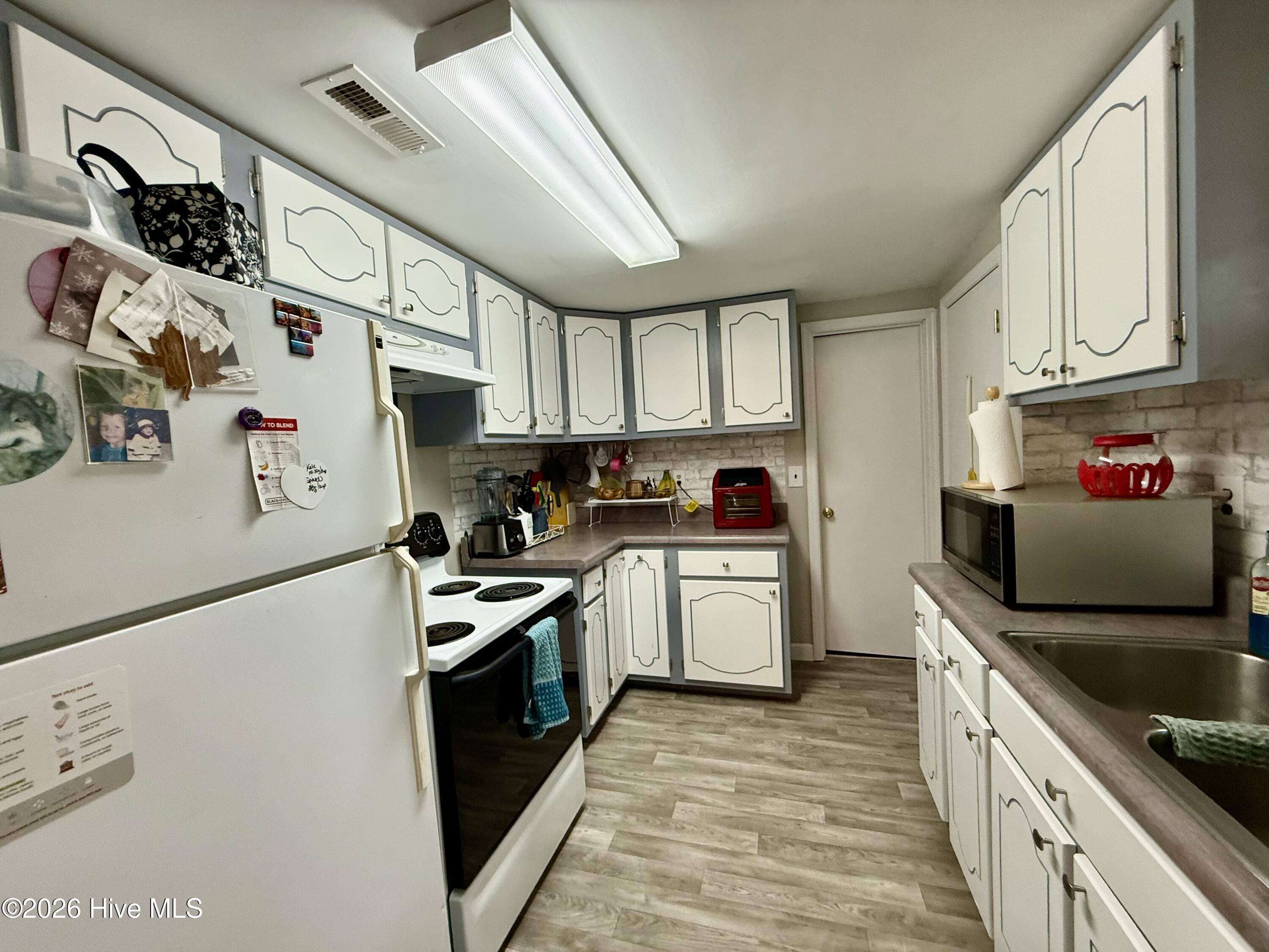 1st floor kitchen