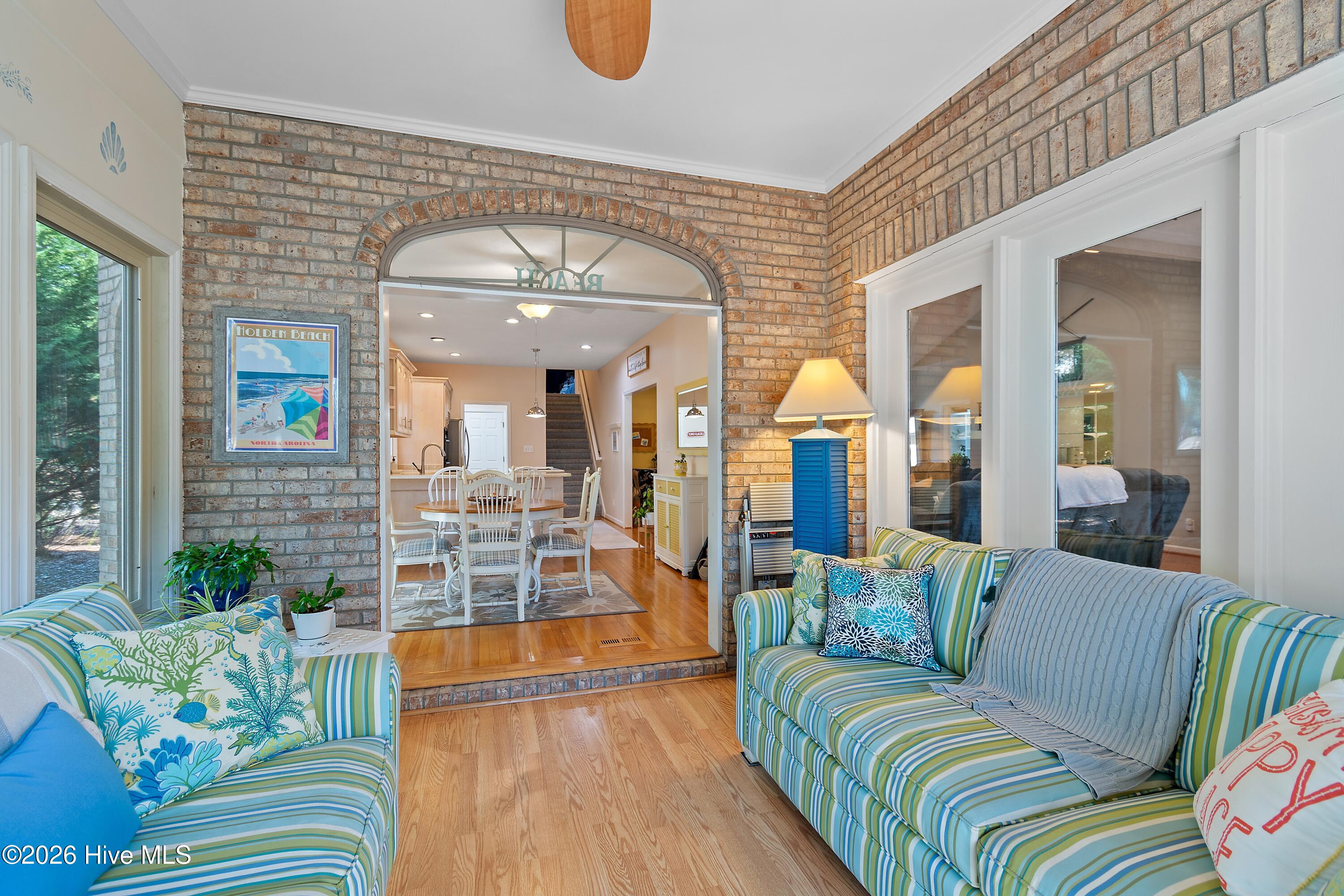 100558651 | Photo 26