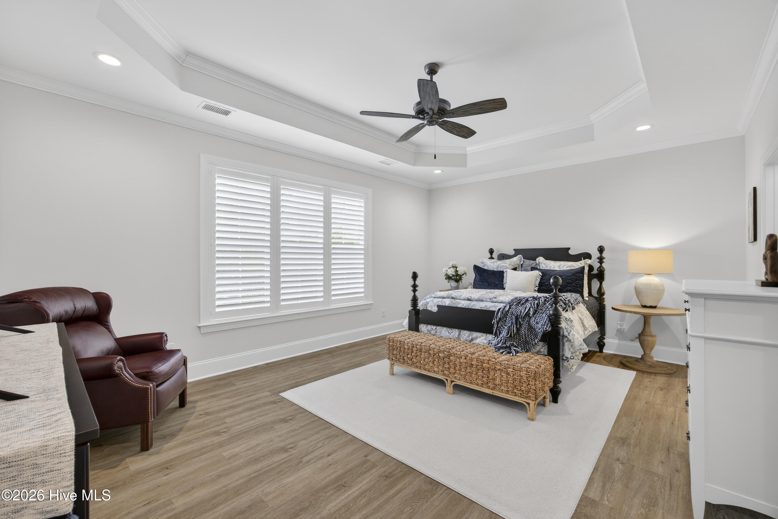 100551678 | Photo 38