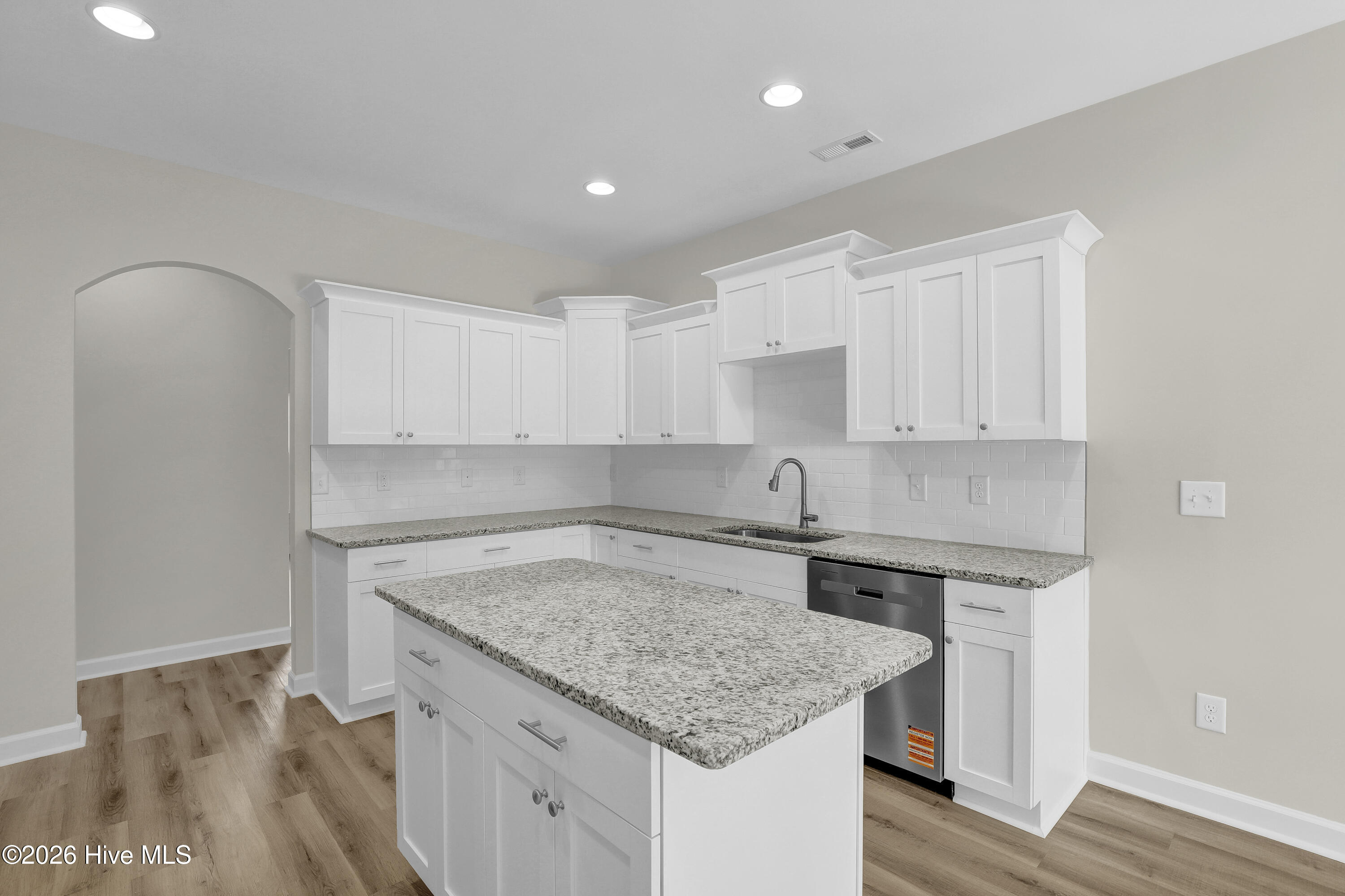 100509552 | Photo 10