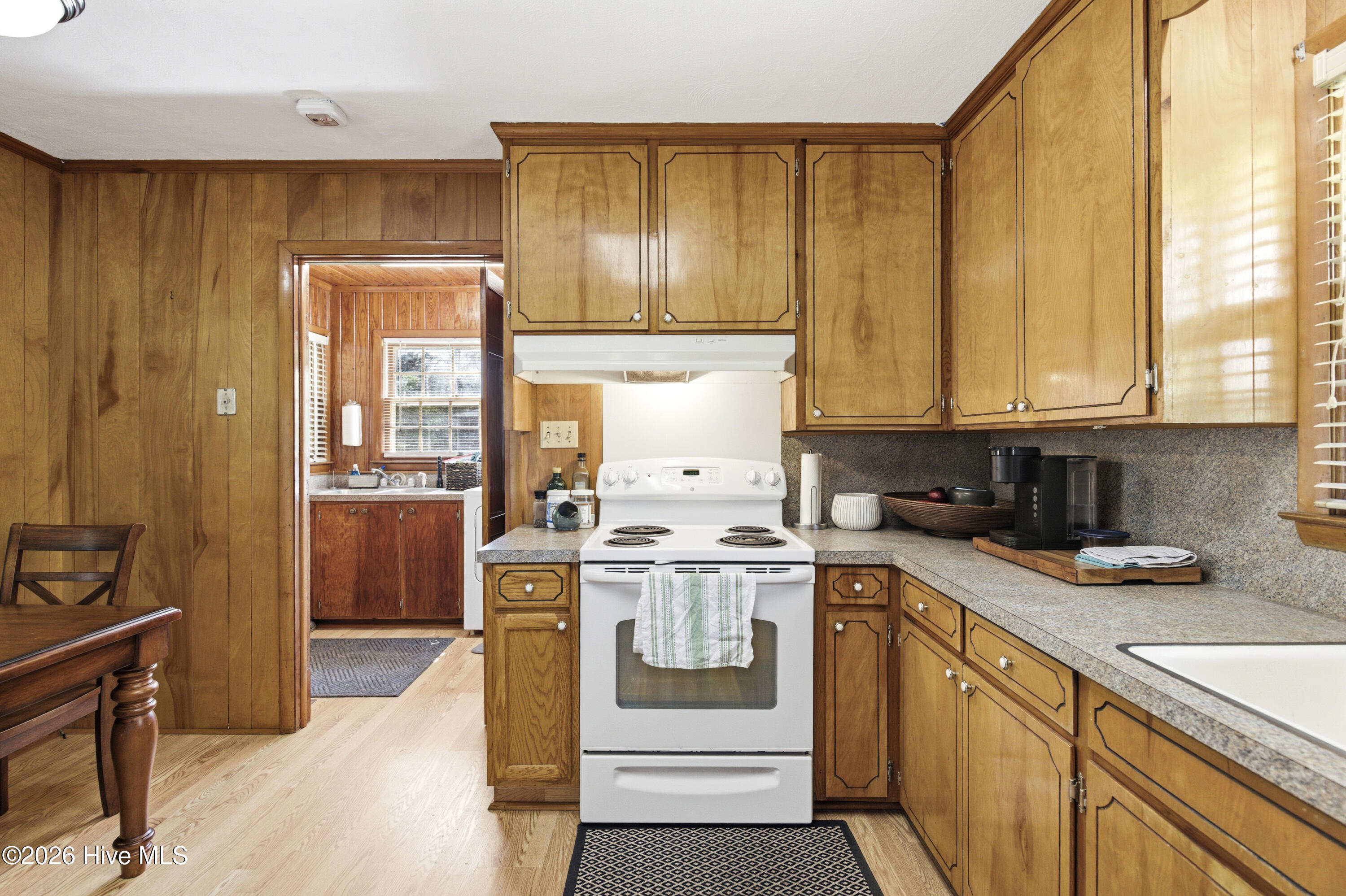 100561797 | Photo 39