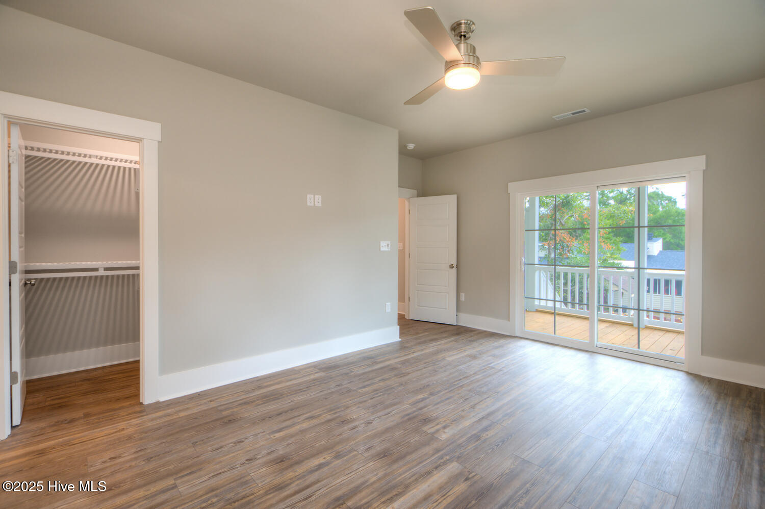 100502884 | Photo 30