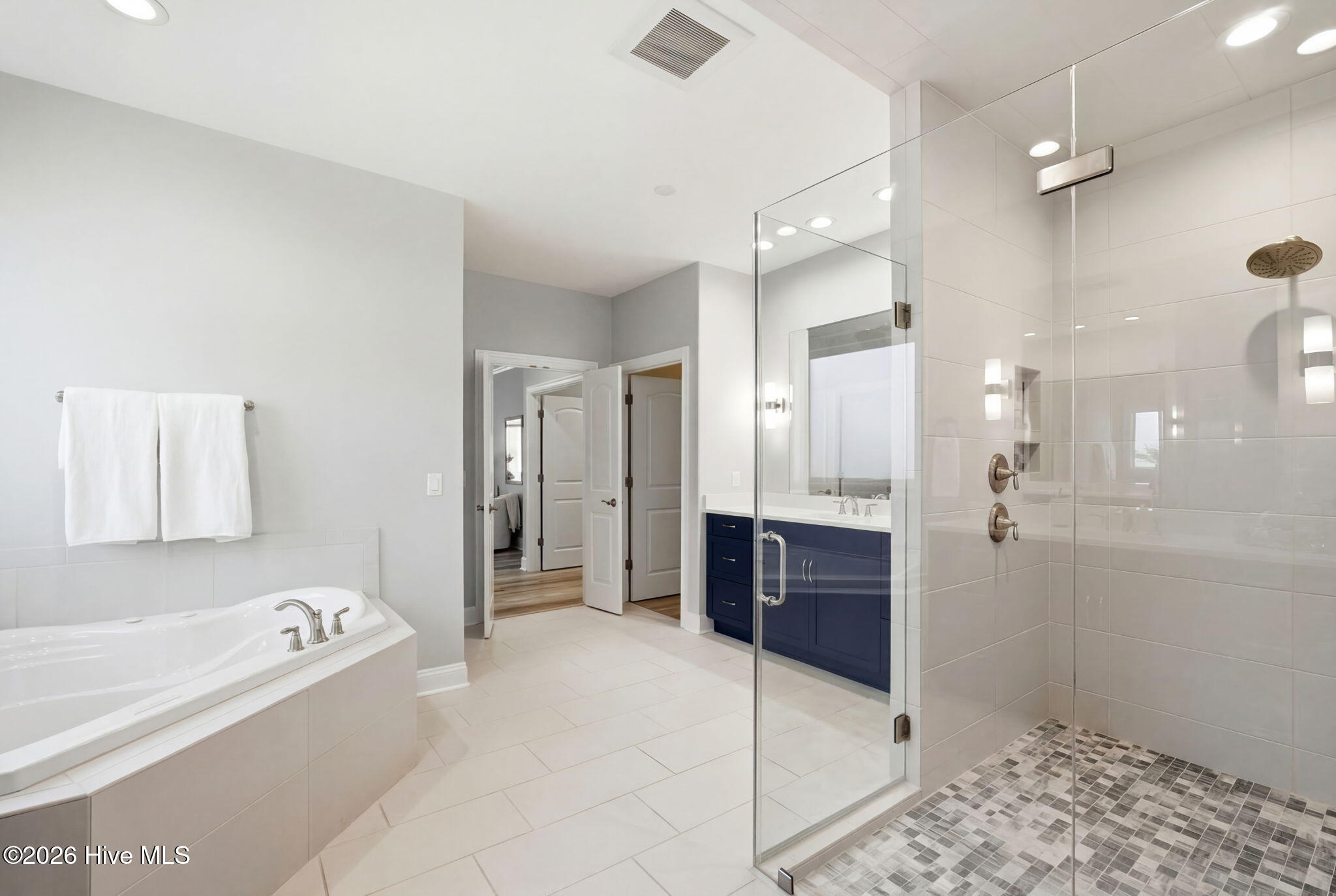 100555093 | Photo 23