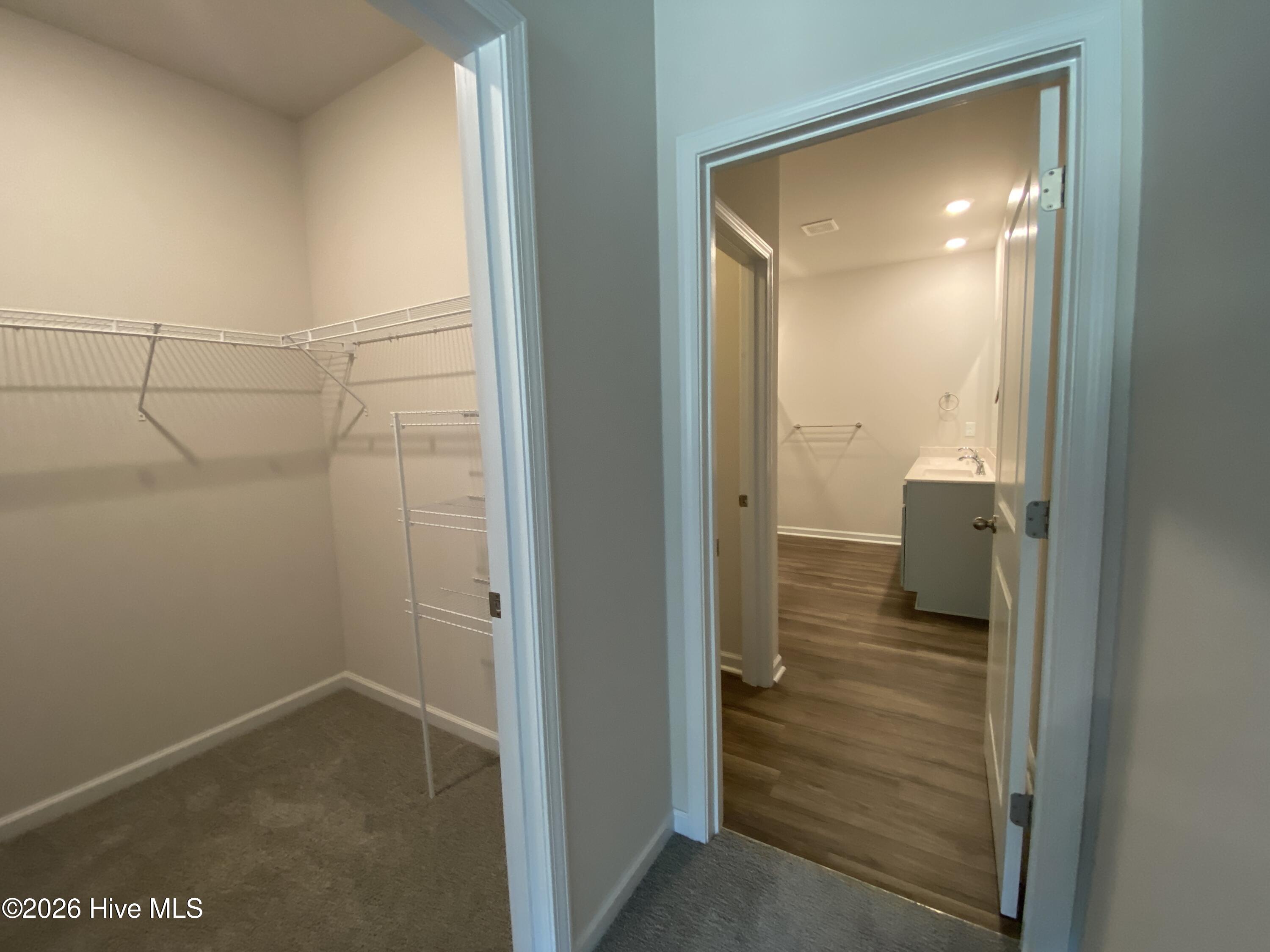 100553677 | Photo 20