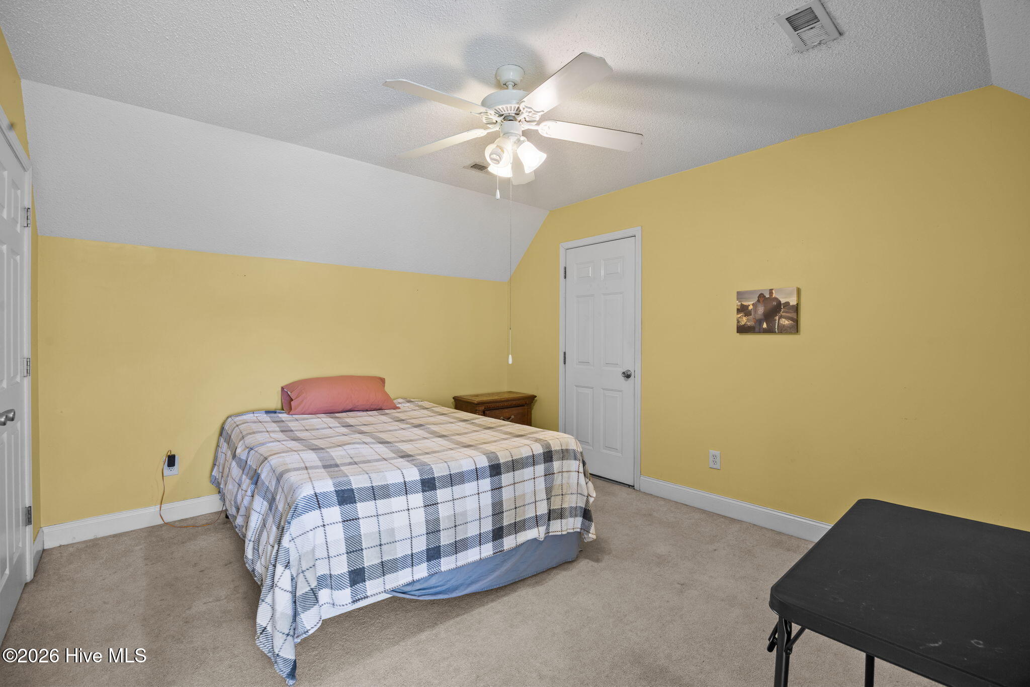 100563147 | Photo 25