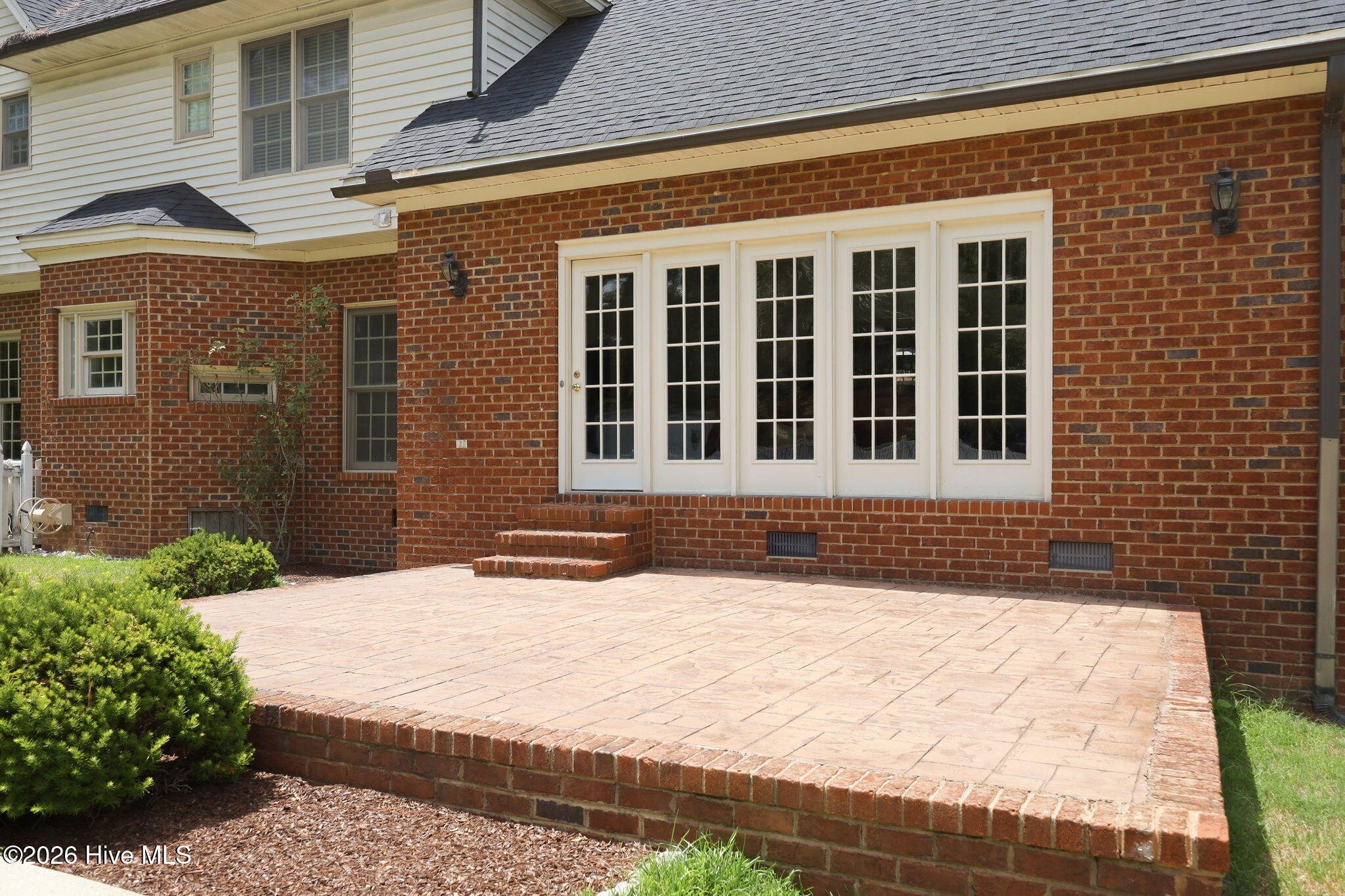 raised patio for grilling