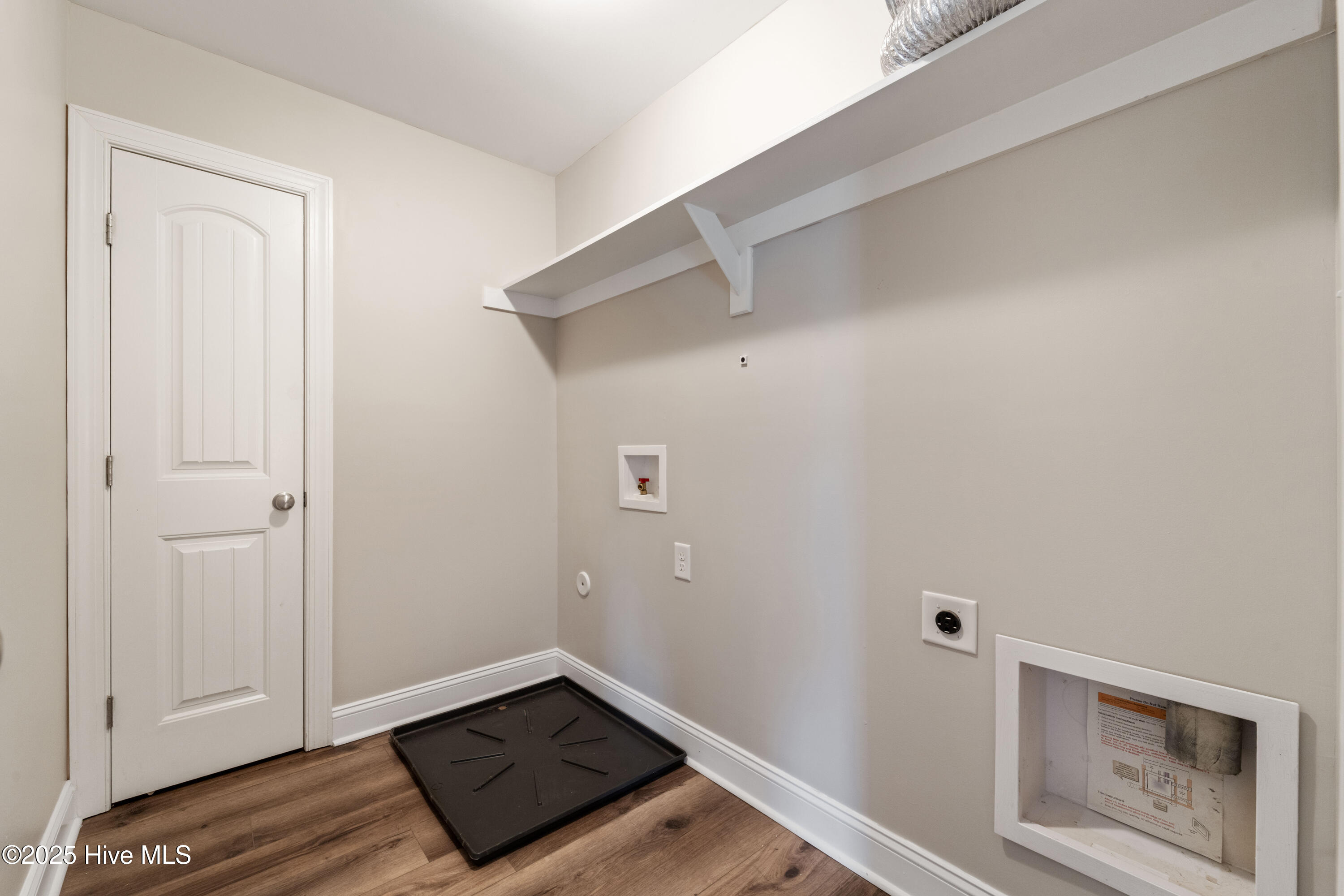 100525842 | Photo 47