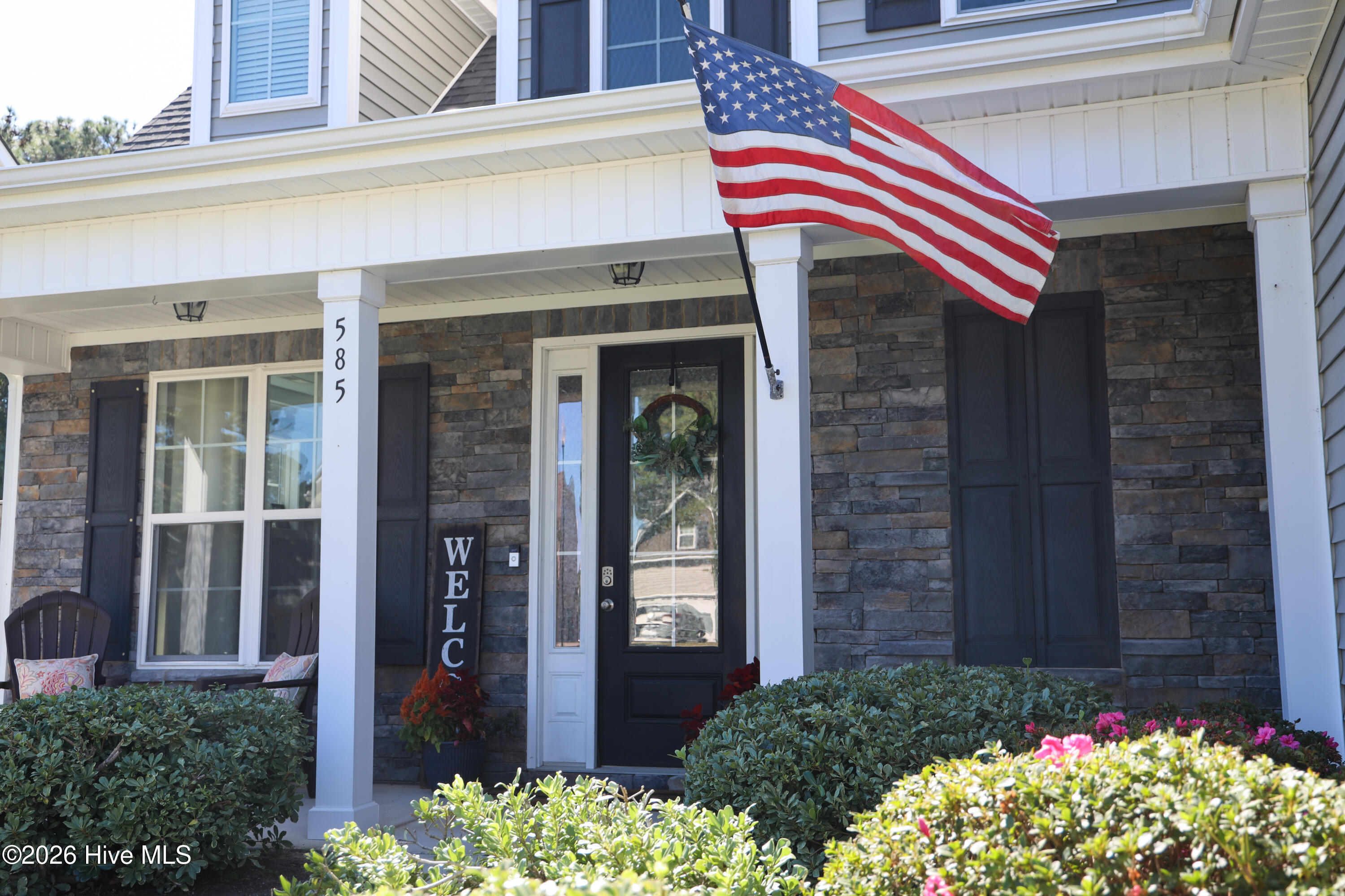 100569259 | Photo 72