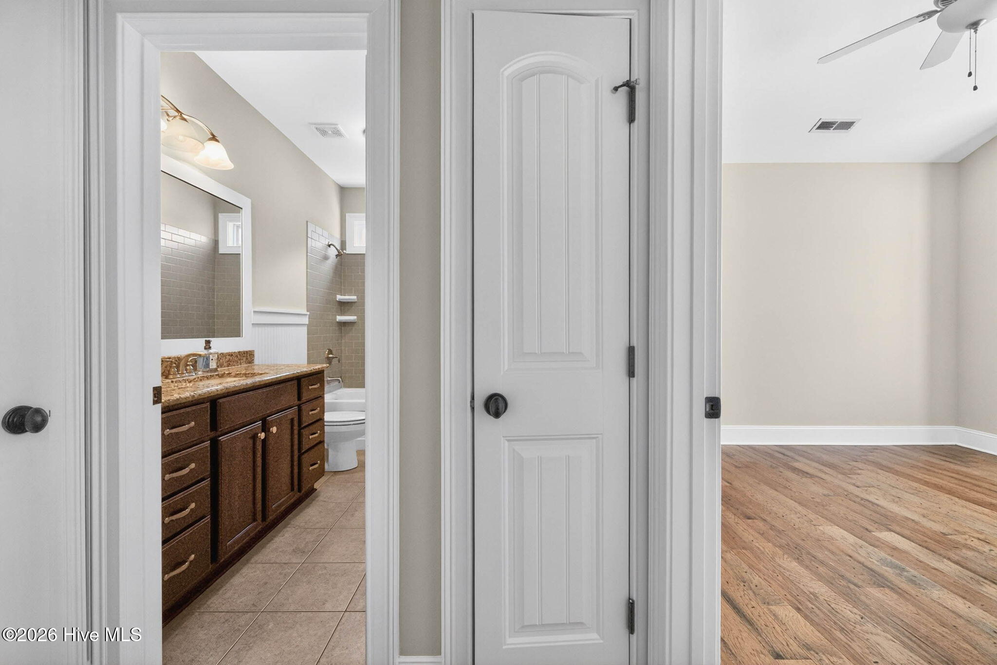 100567612 | Photo 28