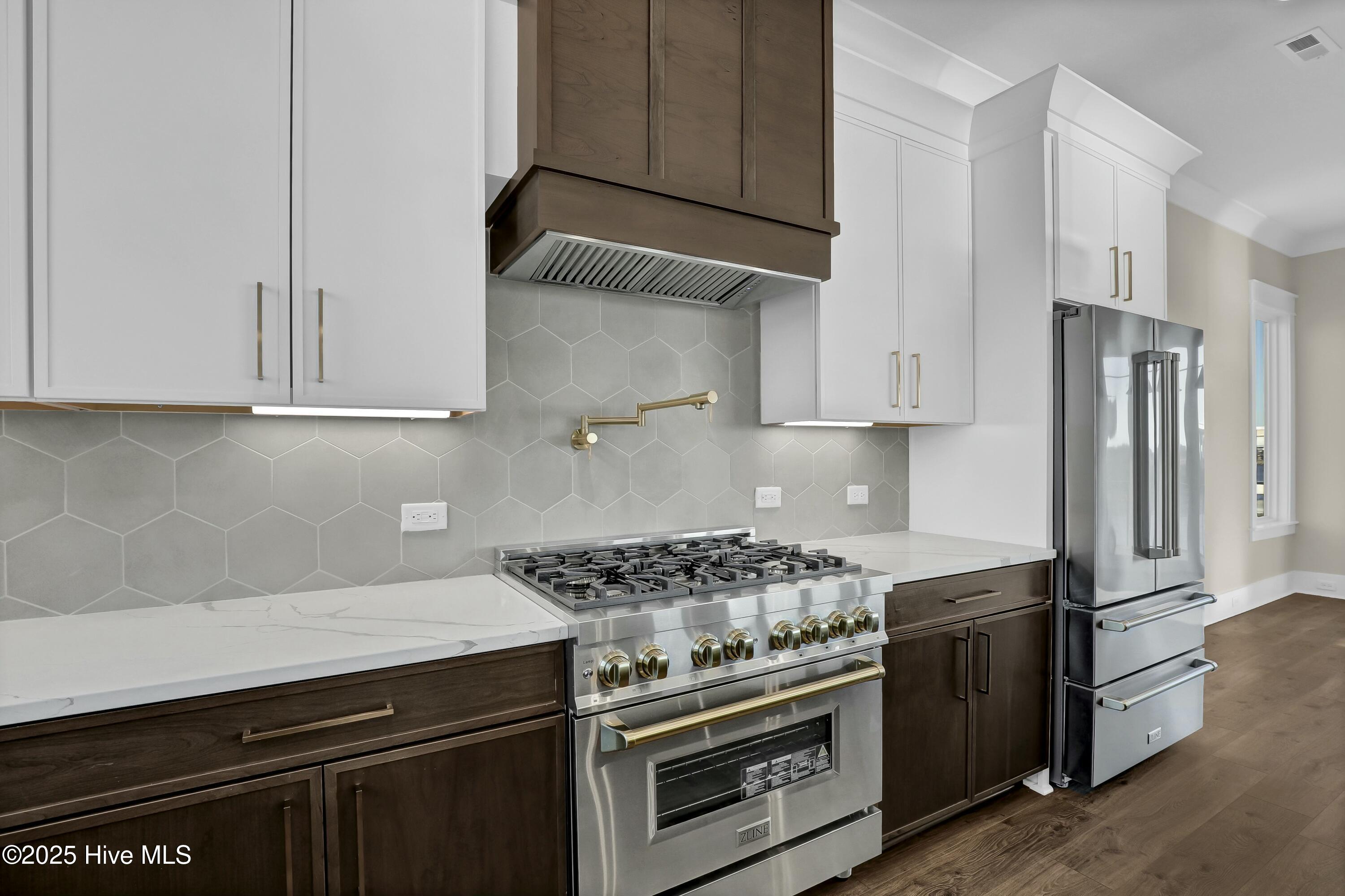 100544743 | Photo 13