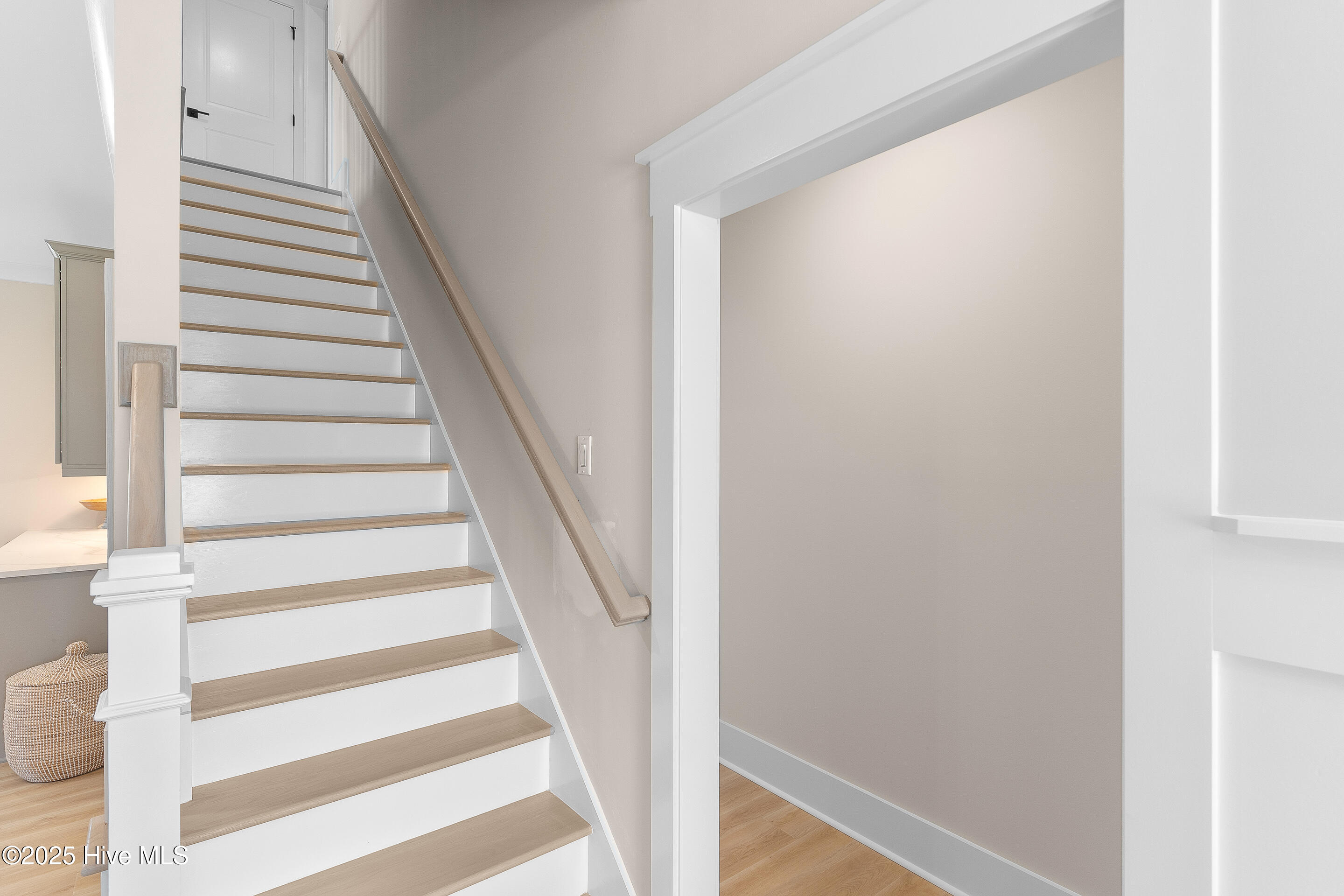 100504894 | Photo 25