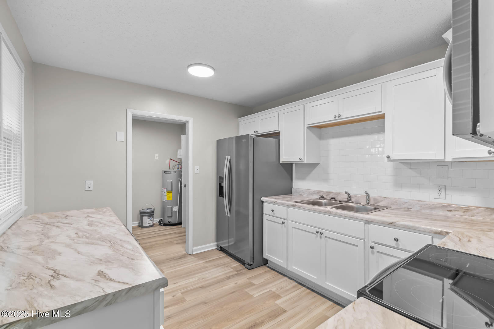 100526700 | Photo 17