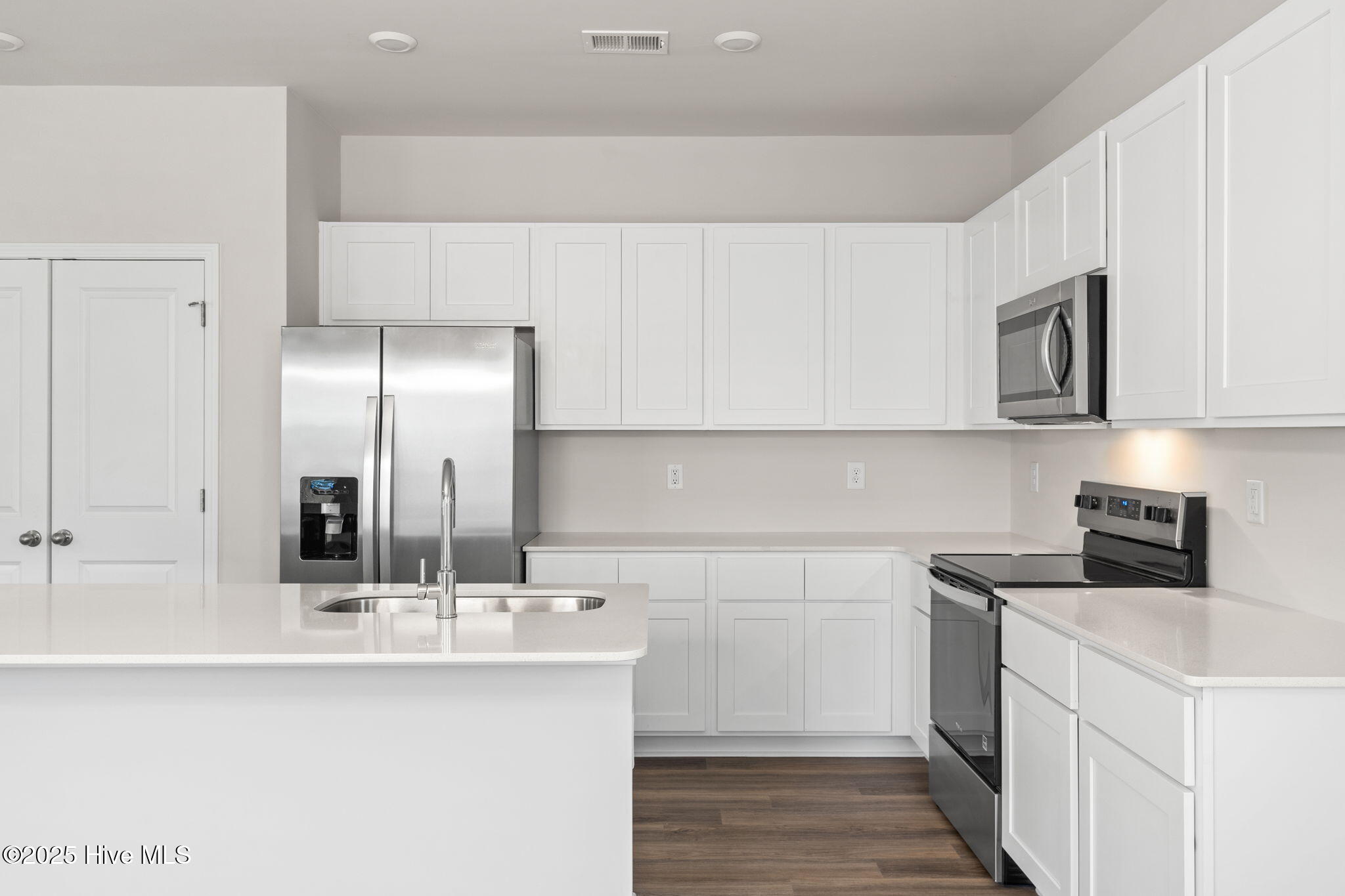 100506430 | Photo 31