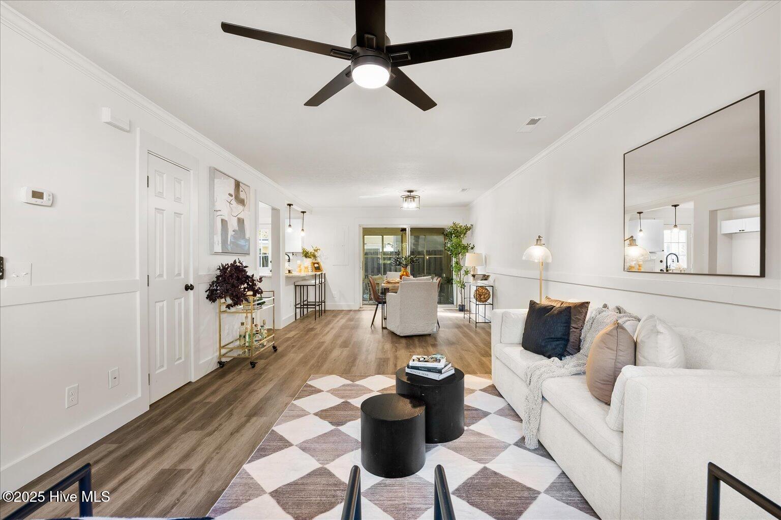 100554102 | Photo 10