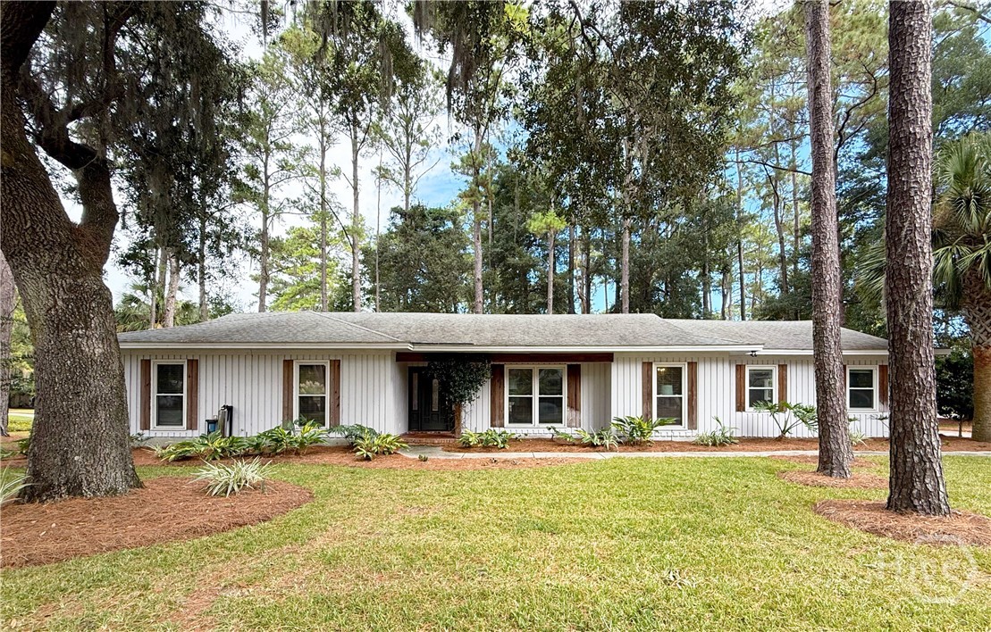 Property at 8 Woodard Lane